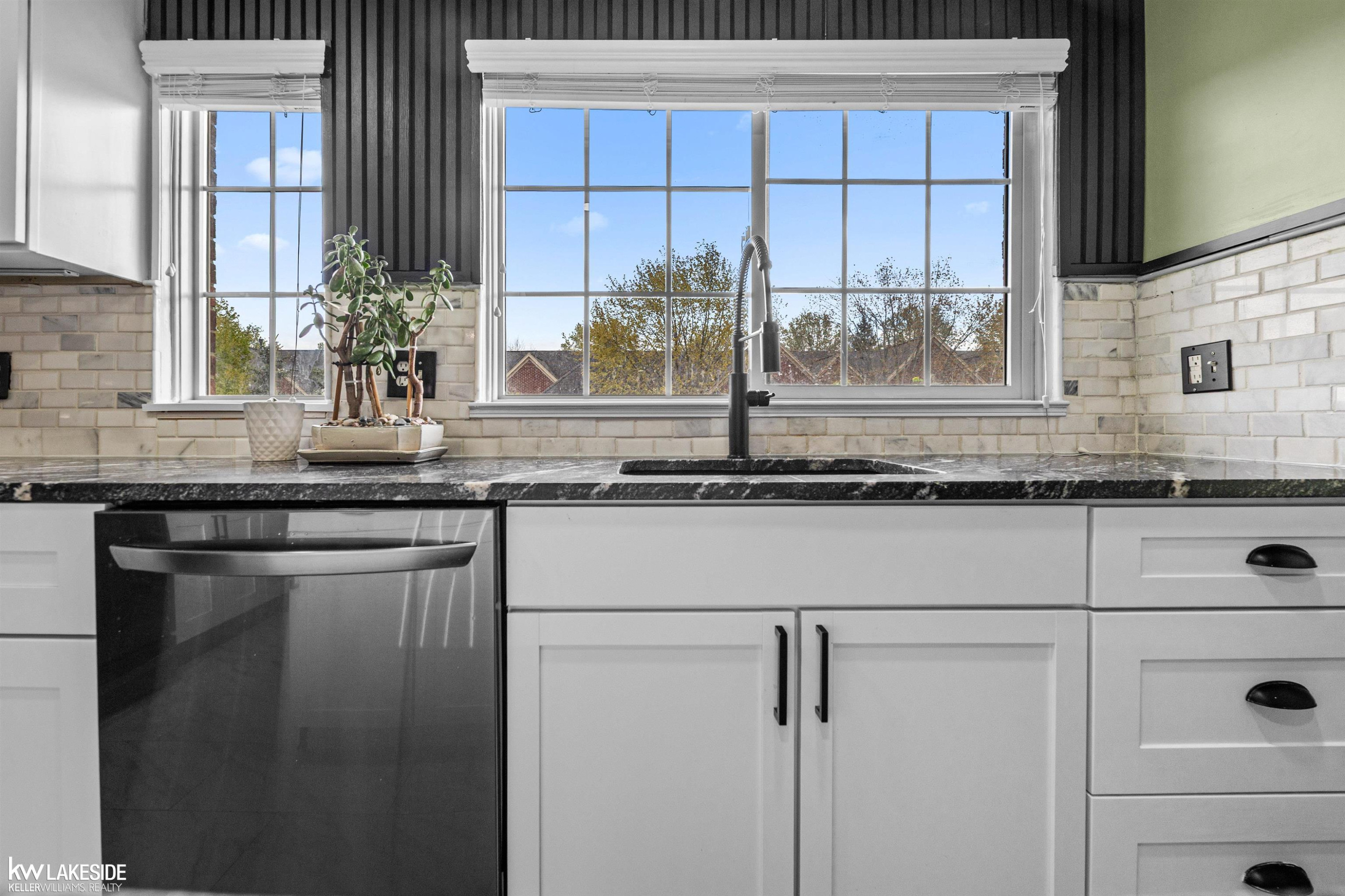16933 Kensington Drive, Macomb, MI 48044 — Photo 13