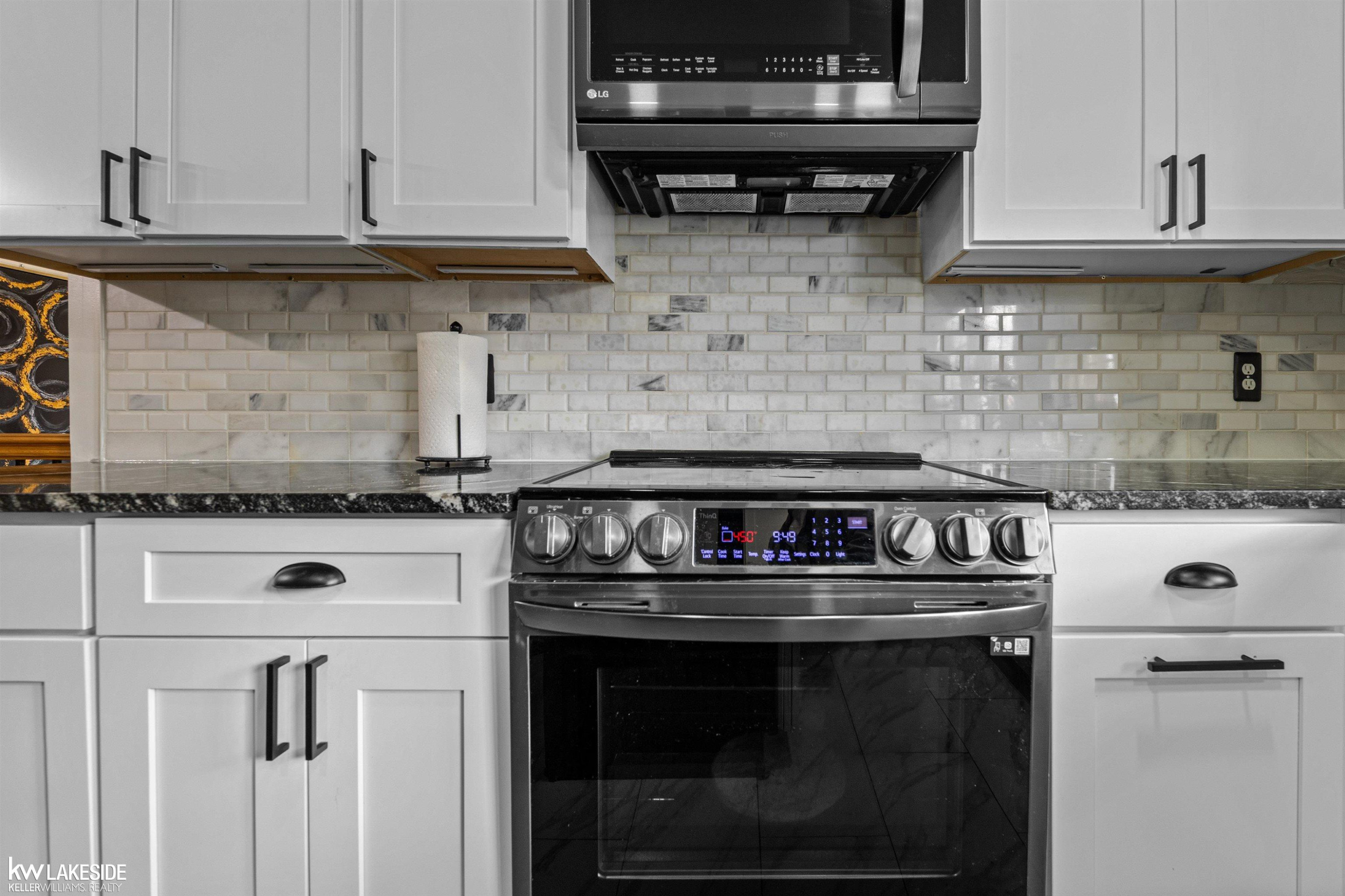 16933 Kensington Drive, Macomb, MI 48044 — Photo 14