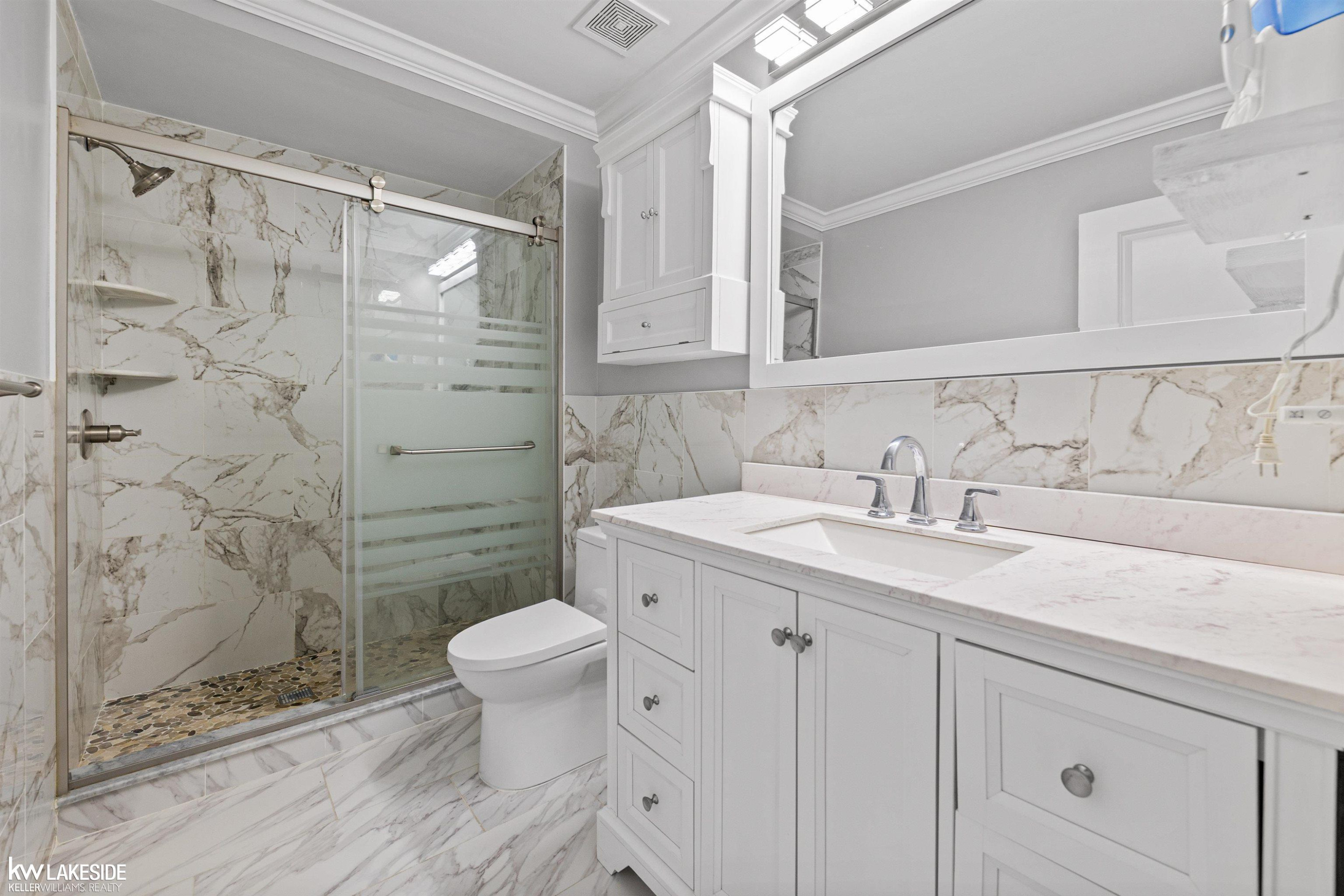 16933 Kensington Drive, Macomb, MI 48044 — Photo 18