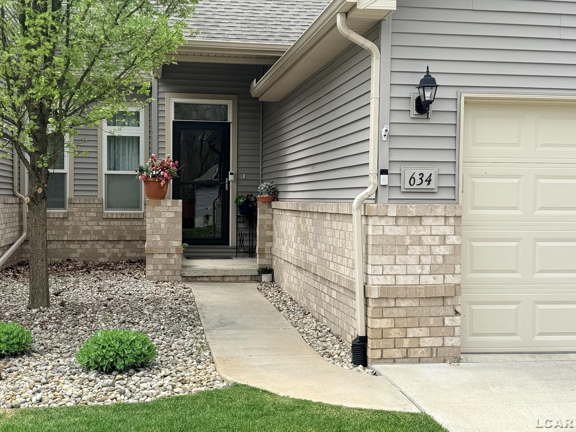 634 Ridge Lane, Tecumseh, MI 49286 — Photo 2