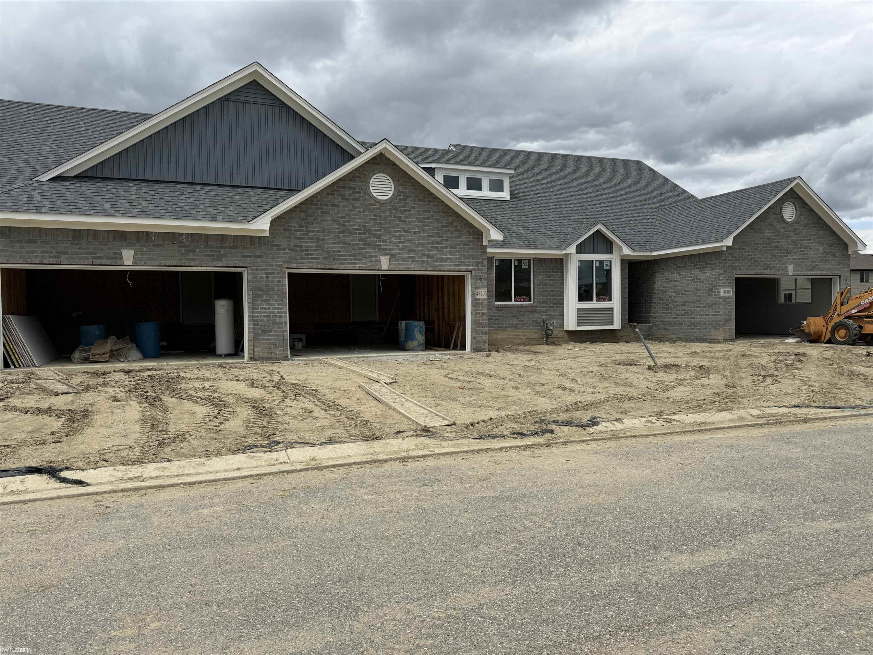48303 Frangrove Lane, New Baltimore, MI — front exterior