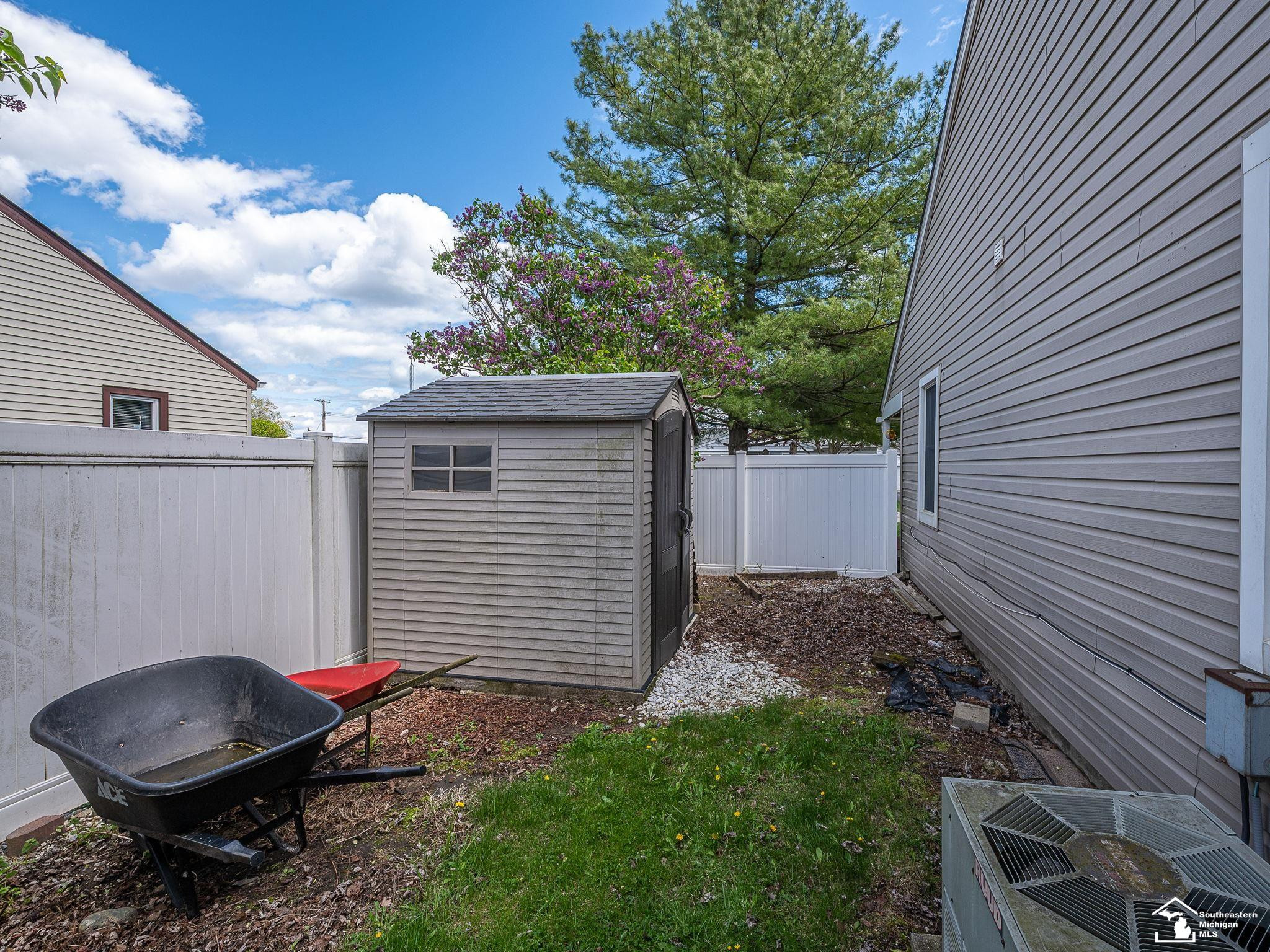 1423 Sunset Boulevard, Monroe, MI 48162 — Photo 40