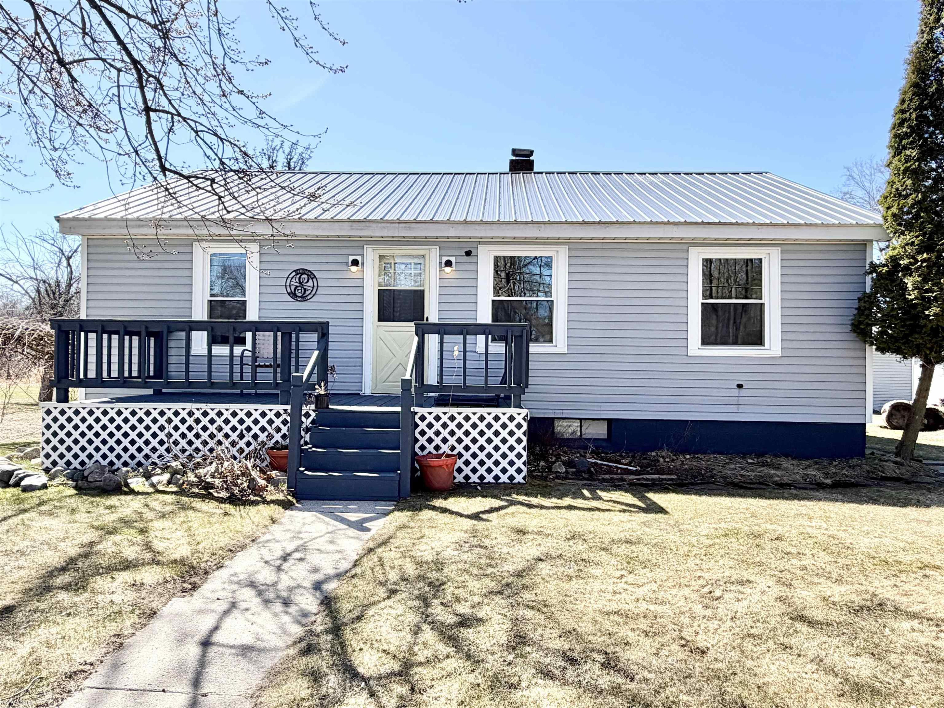 607 Maple Street, Tawas City, MI 48763 — Photo 2