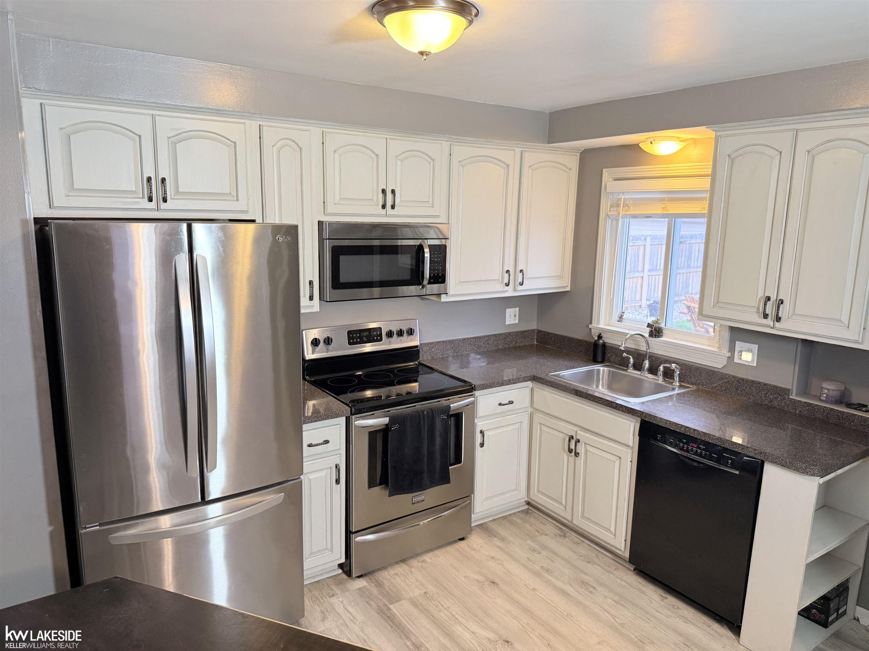 23148 Port Street, Saint Clair Shores, MI 48082 — Photo 6