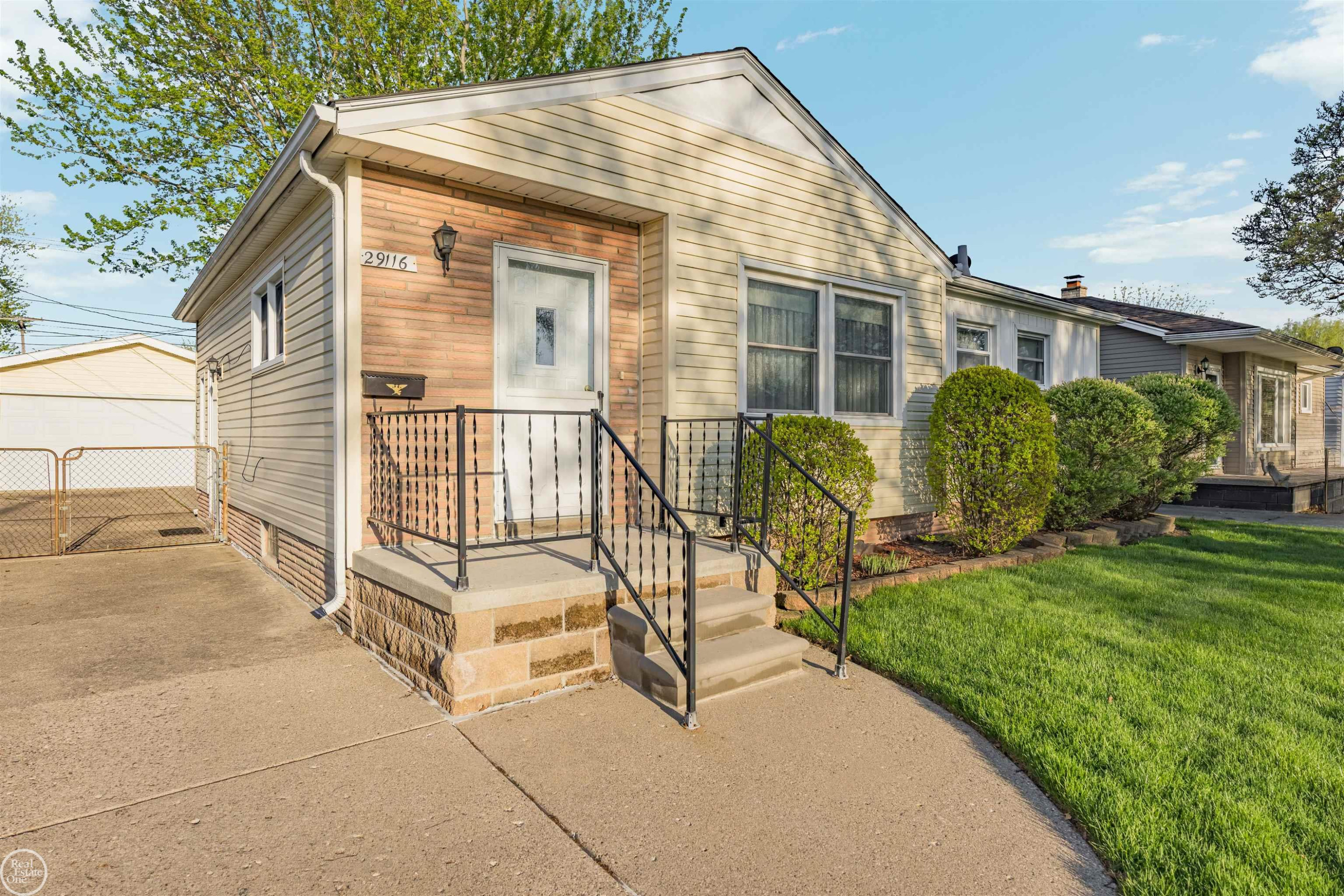 29116 Dembs Street, Roseville, MI 48066 — Photo 2