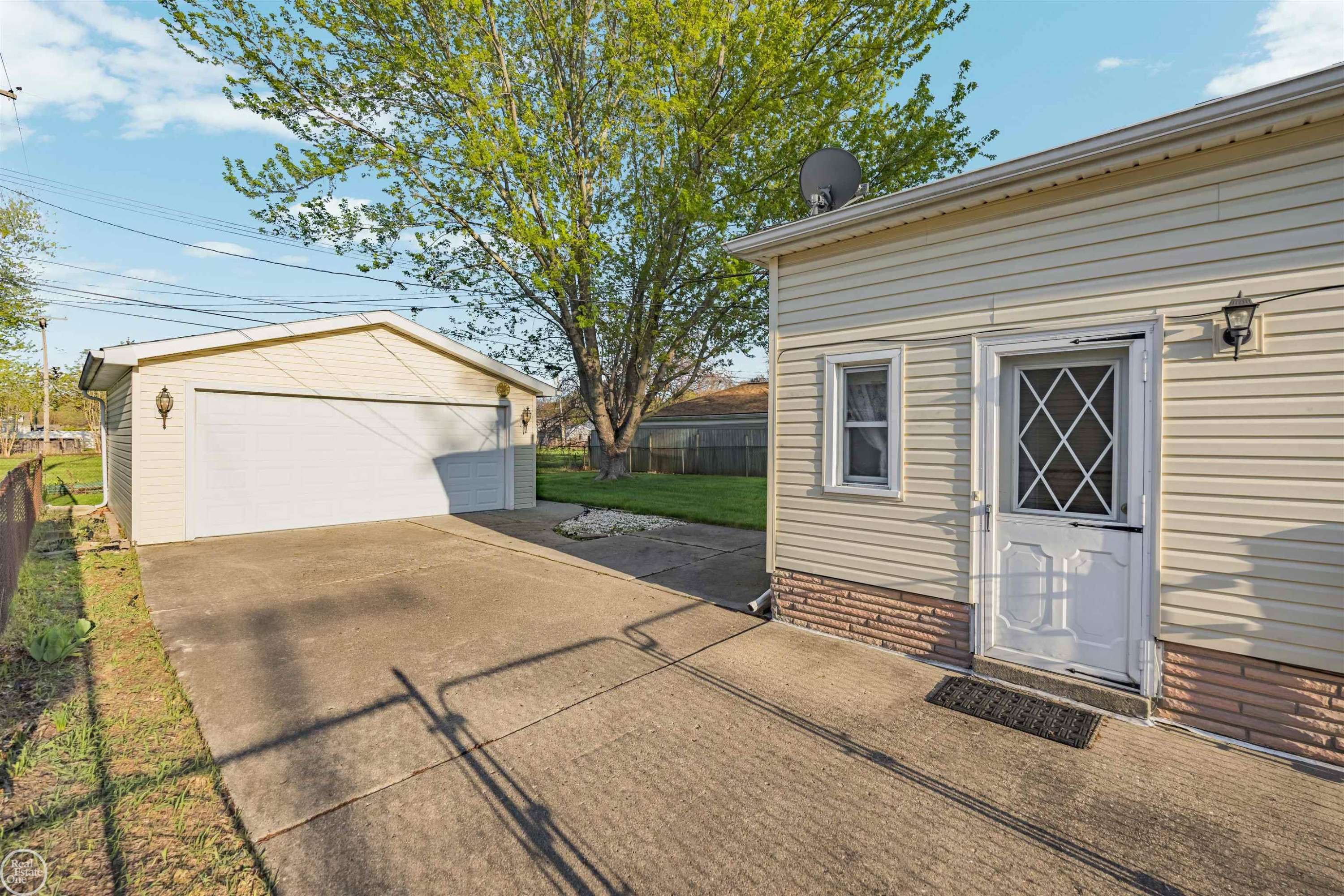 29116 Dembs Street, Roseville, MI 48066 — Photo 6