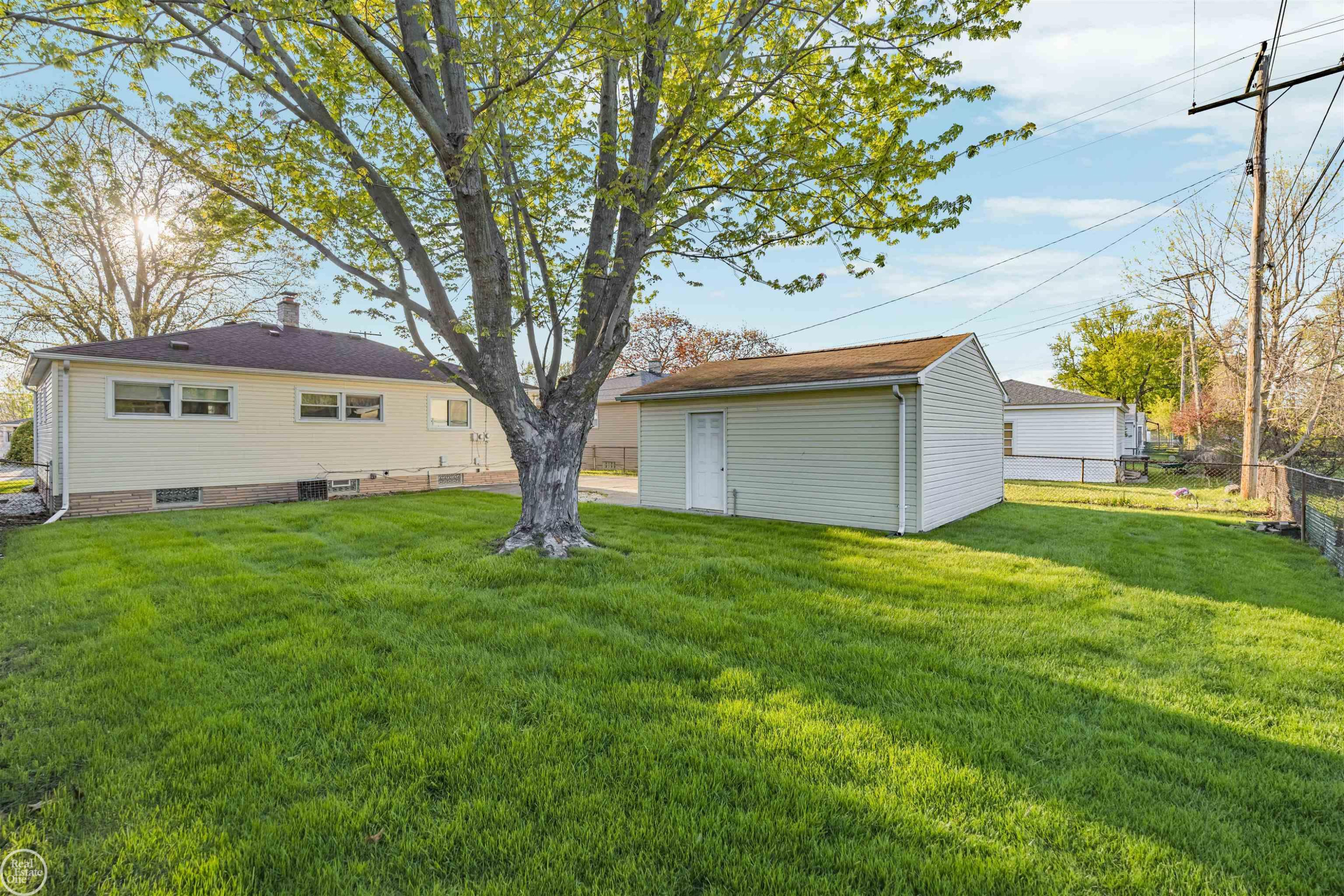 29116 Dembs Street, Roseville, MI 48066 — Photo 8