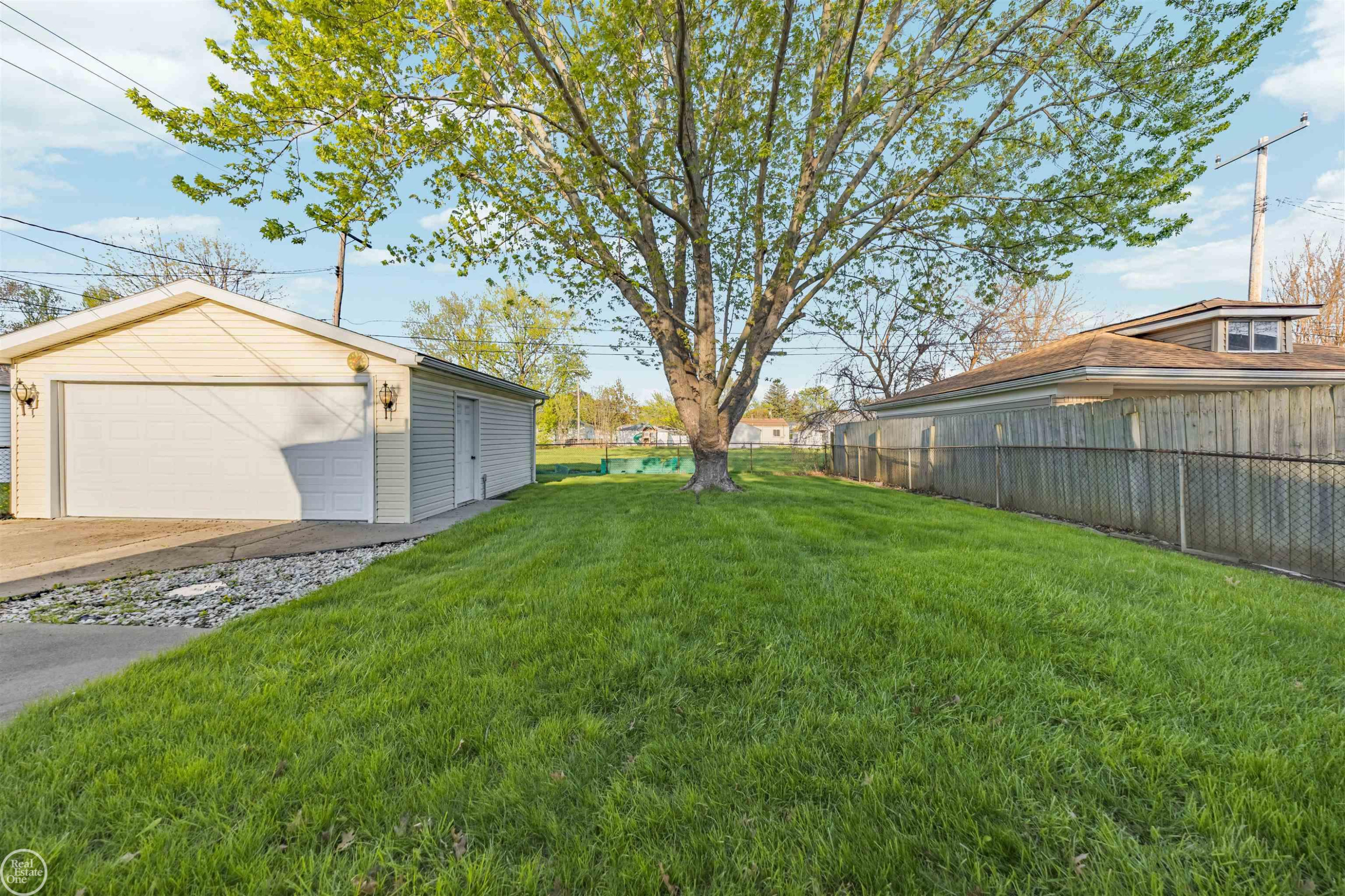 29116 Dembs Street, Roseville, MI 48066 — Photo 10