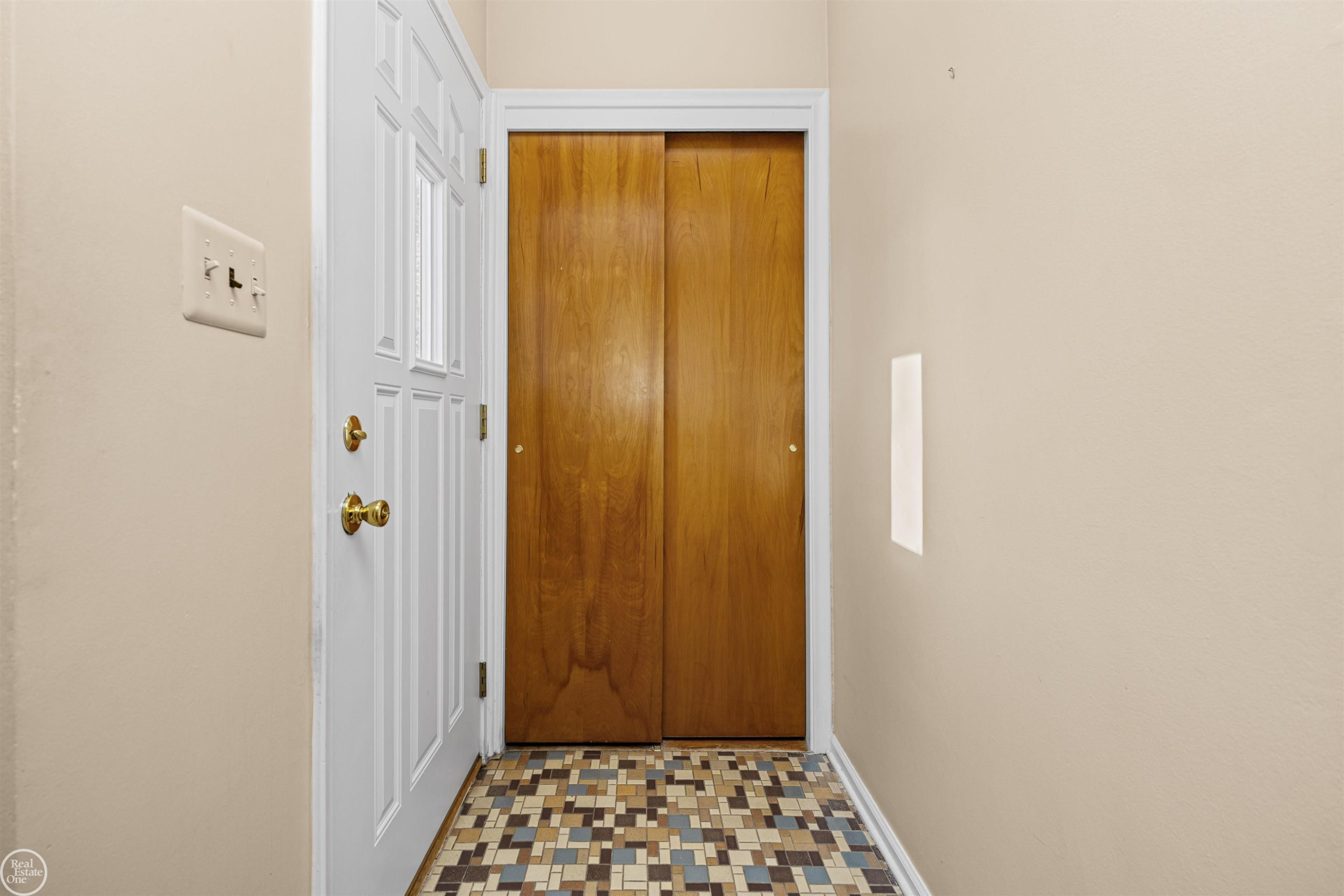 29116 Dembs Street, Roseville, MI 48066 — Photo 11