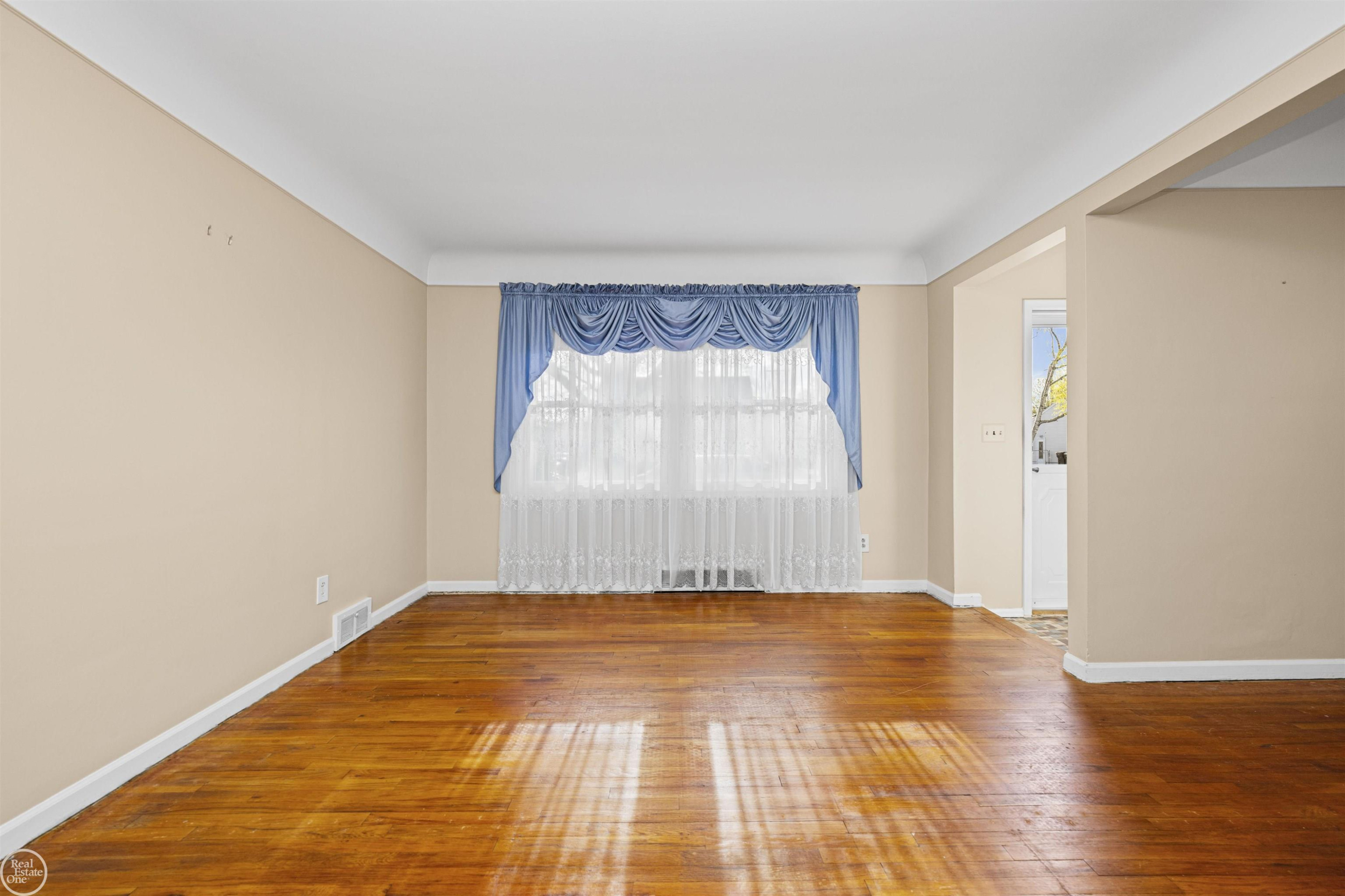 29116 Dembs Street, Roseville, MI 48066 — Photo 15