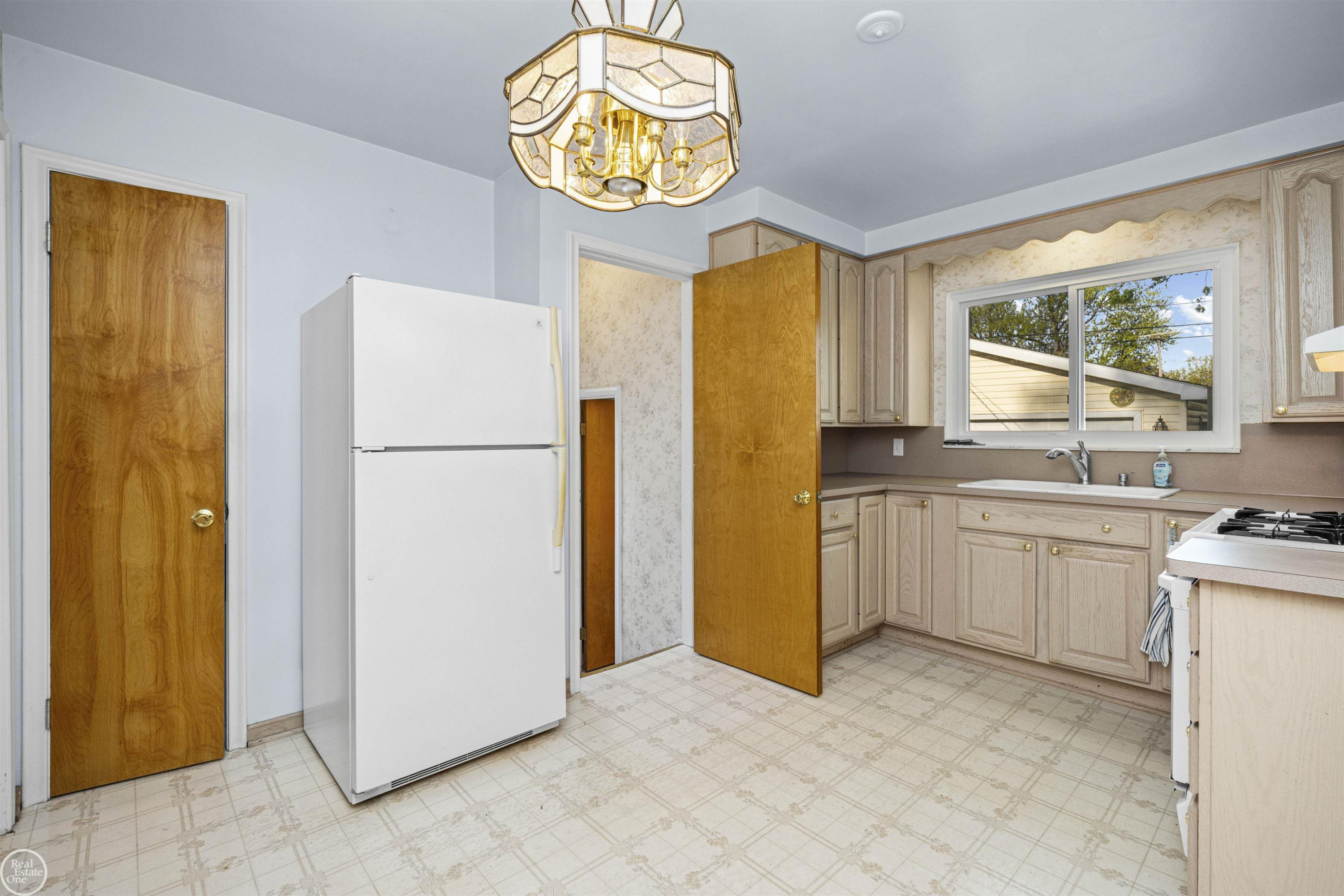 29116 Dembs Street, Roseville, MI 48066 — Photo 23