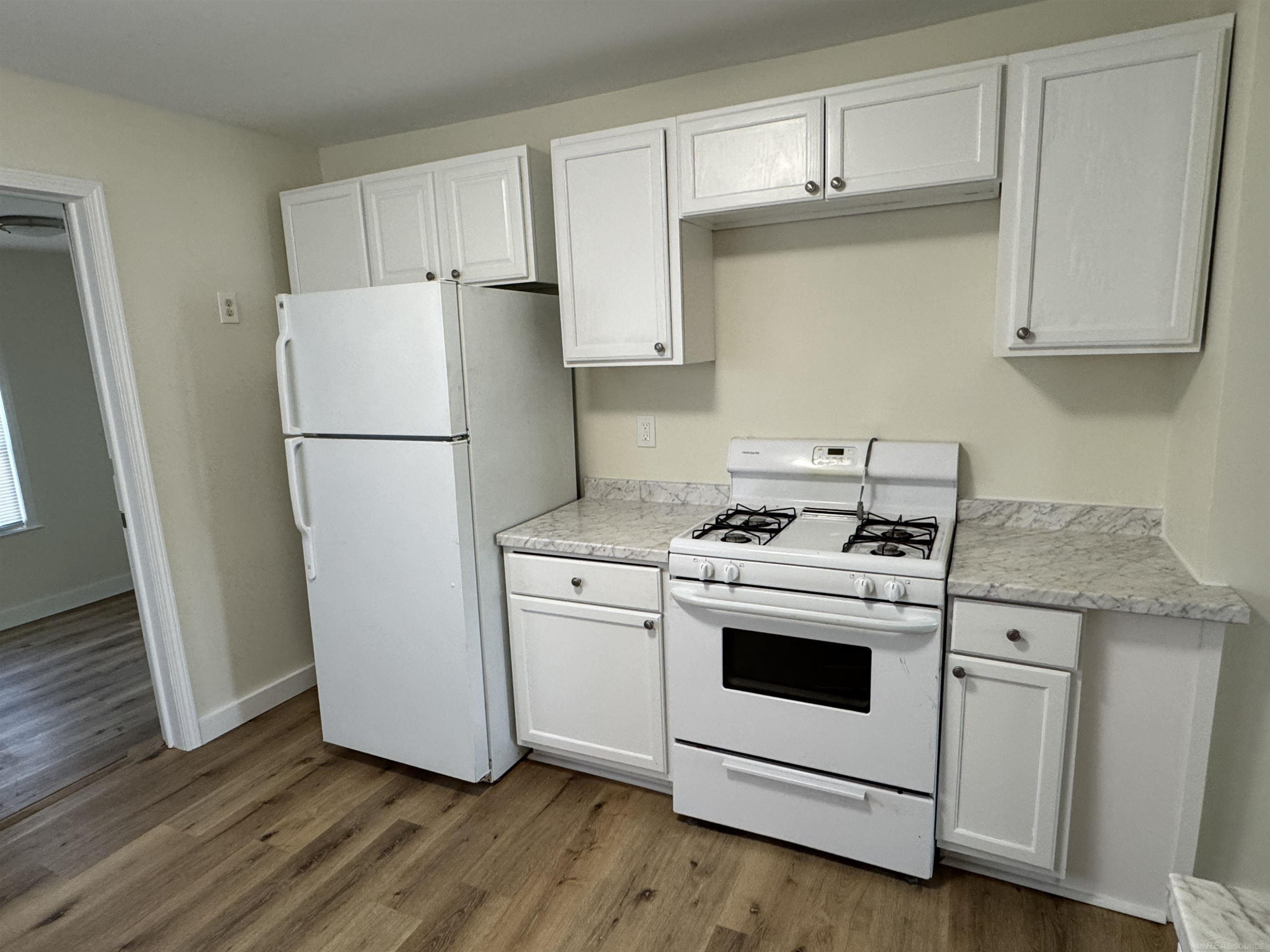 8275 Essex Avenue, Warren, MI 48089 — Photo 12