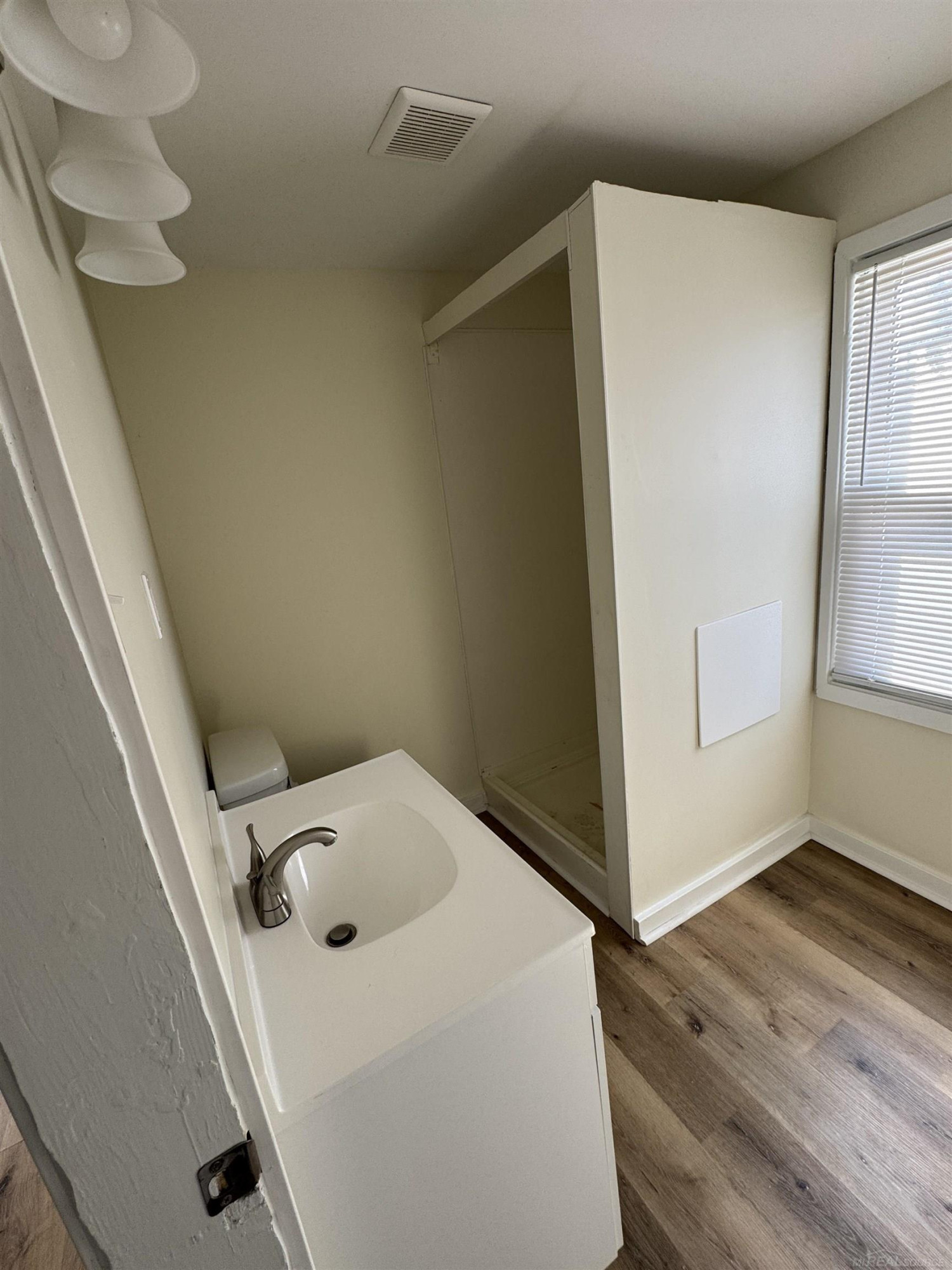 8275 Essex Avenue, Warren, MI 48089 — Photo 19