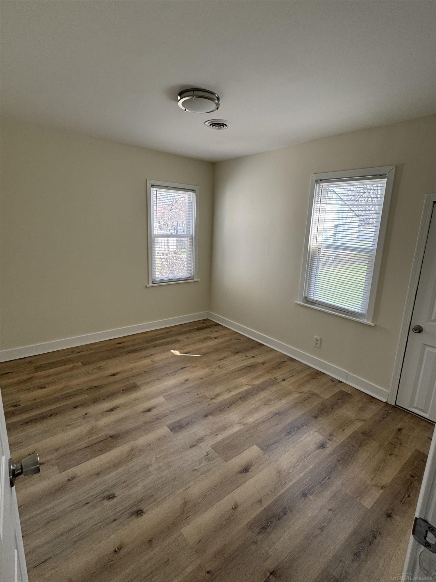 8275 Essex Avenue, Warren, MI 48089 — Photo 20
