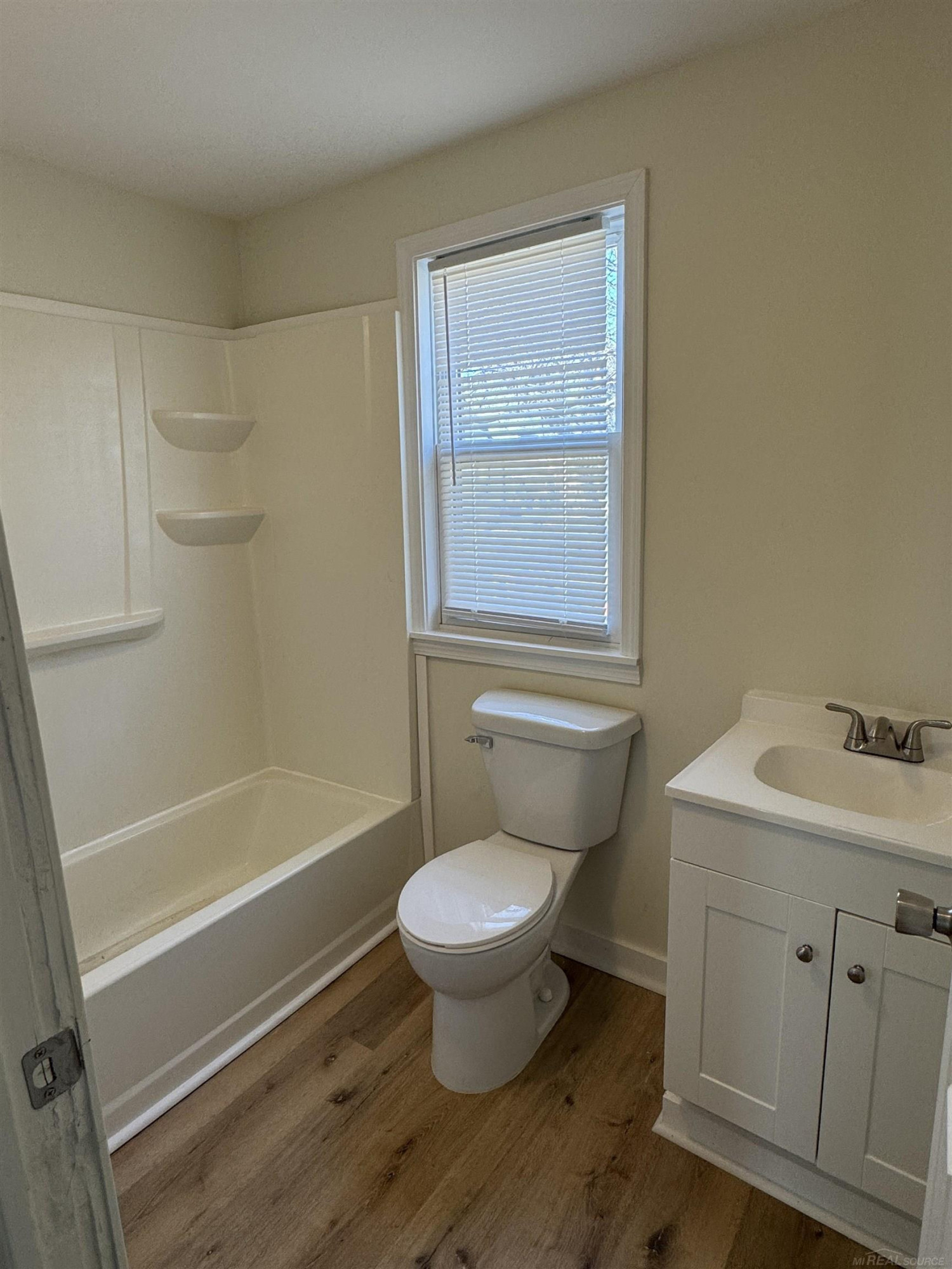 8275 Essex Avenue, Warren, MI 48089 — Photo 21