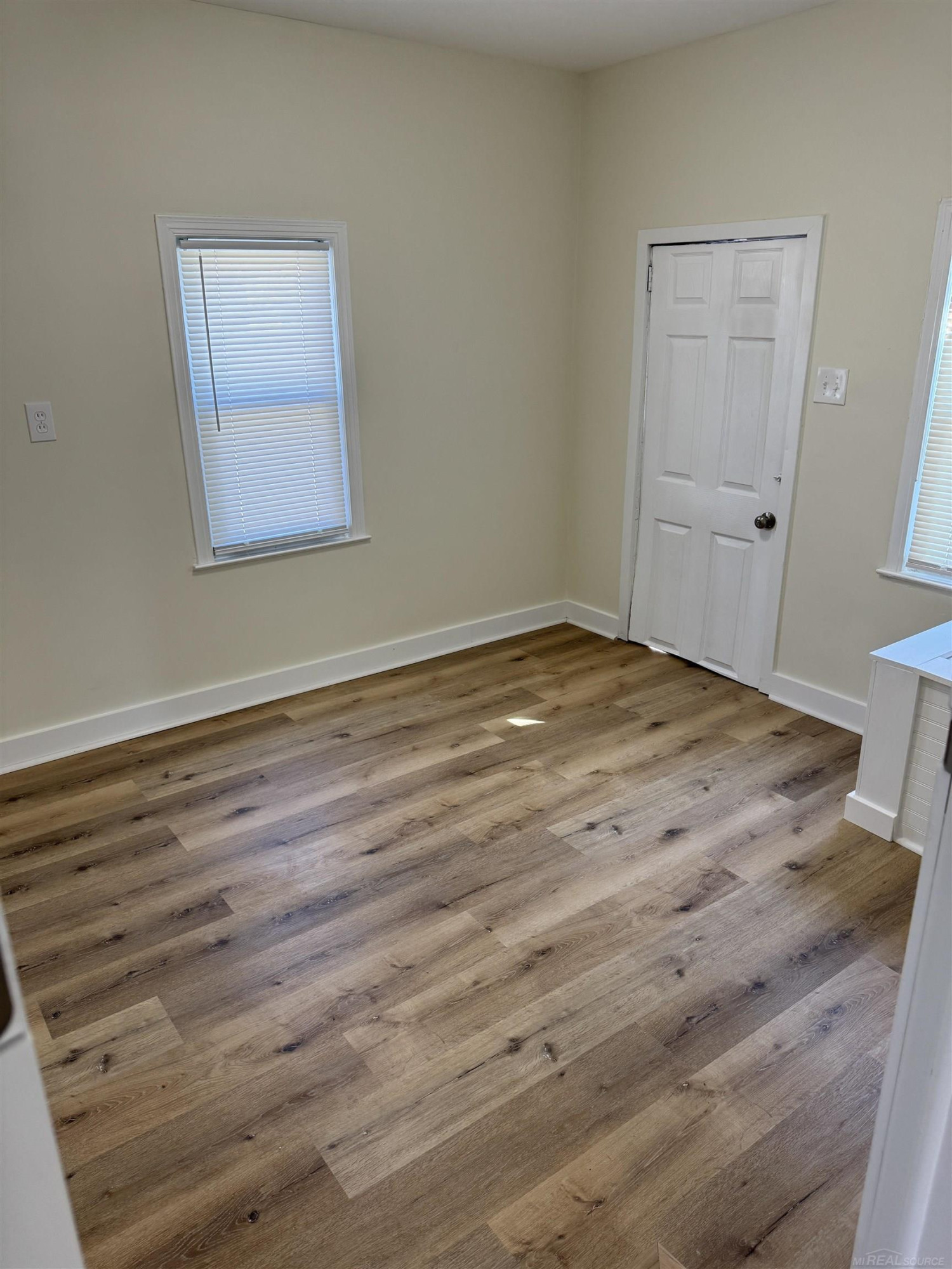 8275 Essex Avenue, Warren, MI 48089 — Photo 22