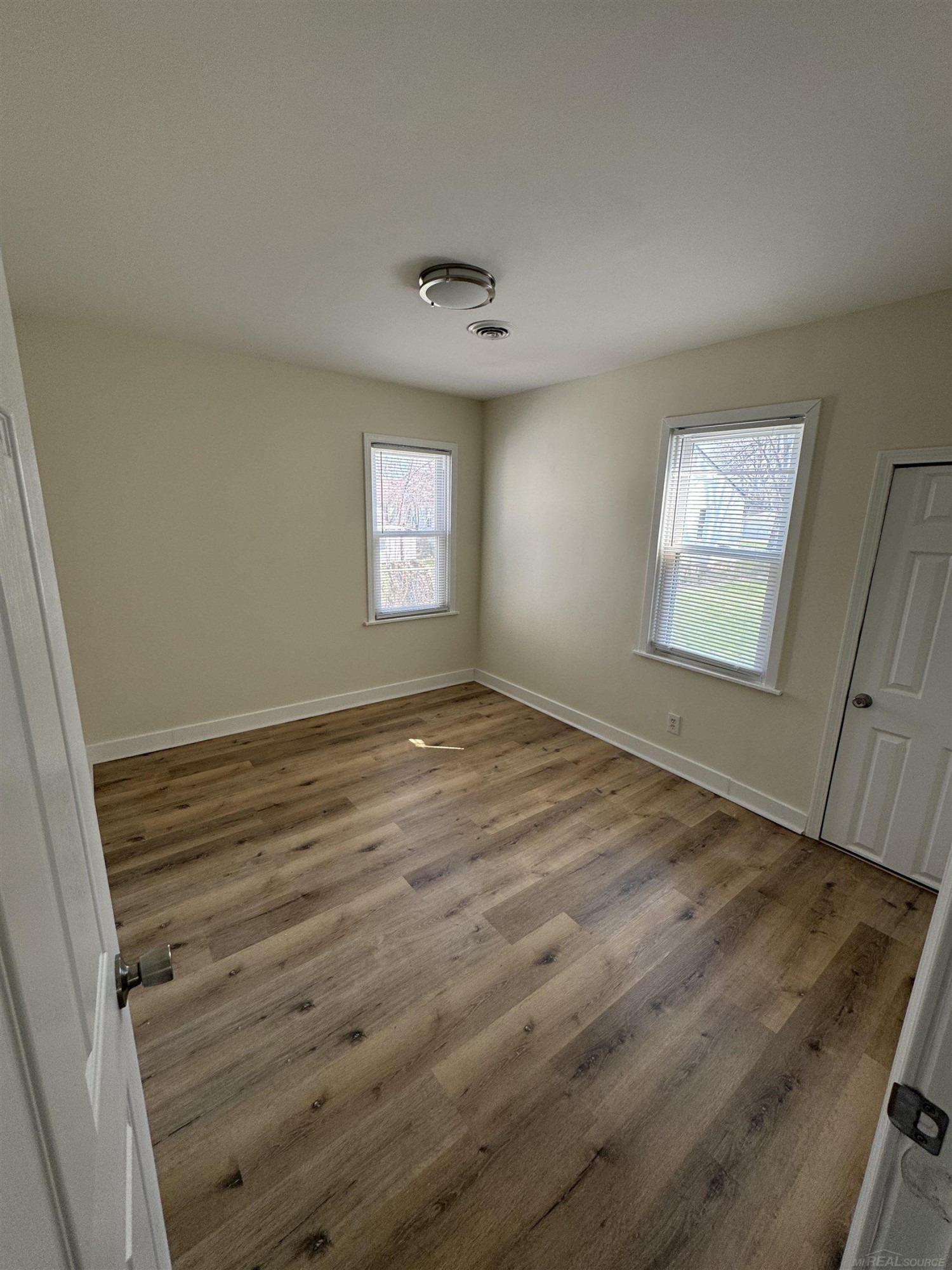 8275 Essex Avenue, Warren, MI 48089 — Photo 23