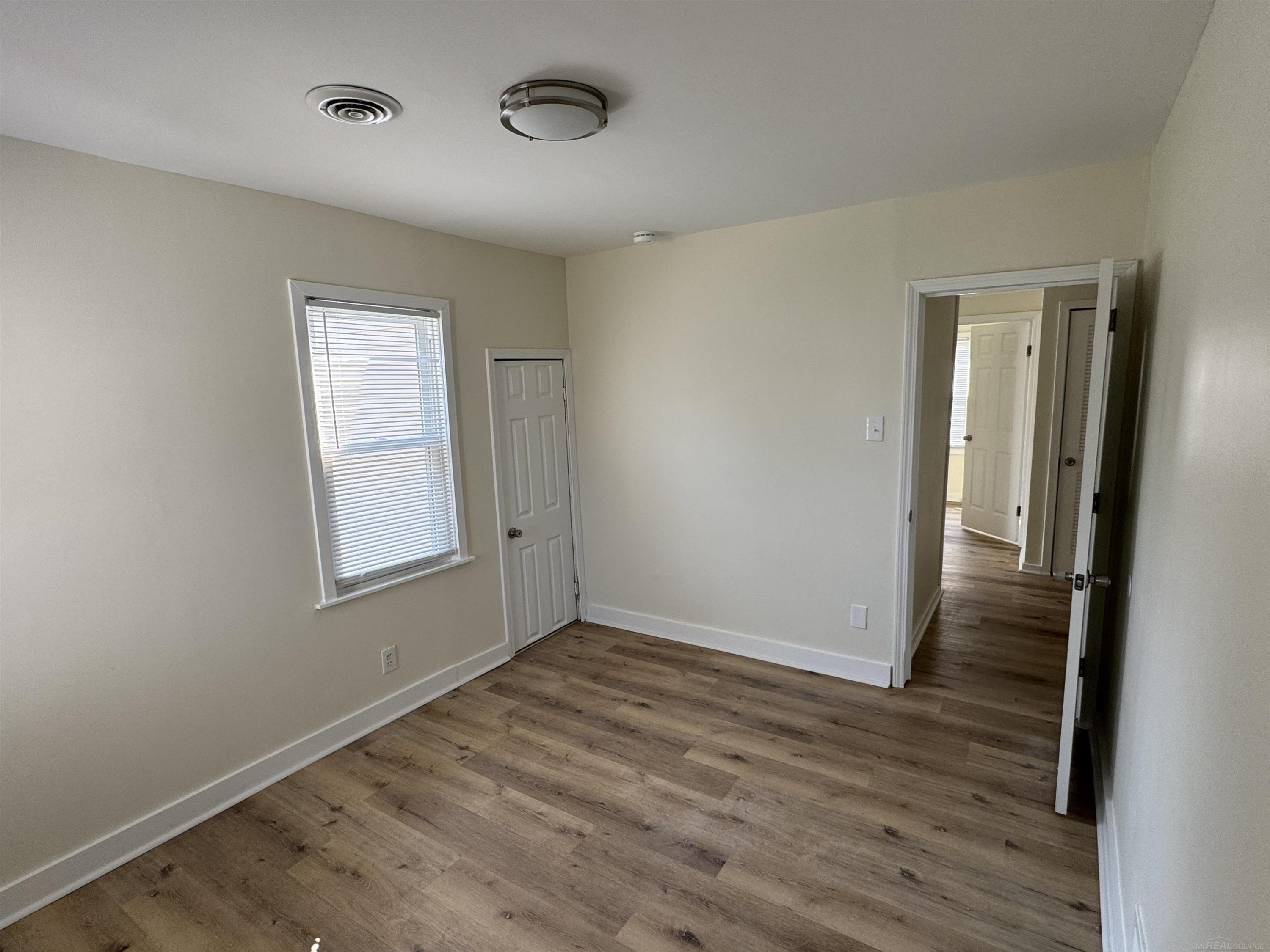 8275 Essex Avenue, Warren, MI 48089 — Photo 25