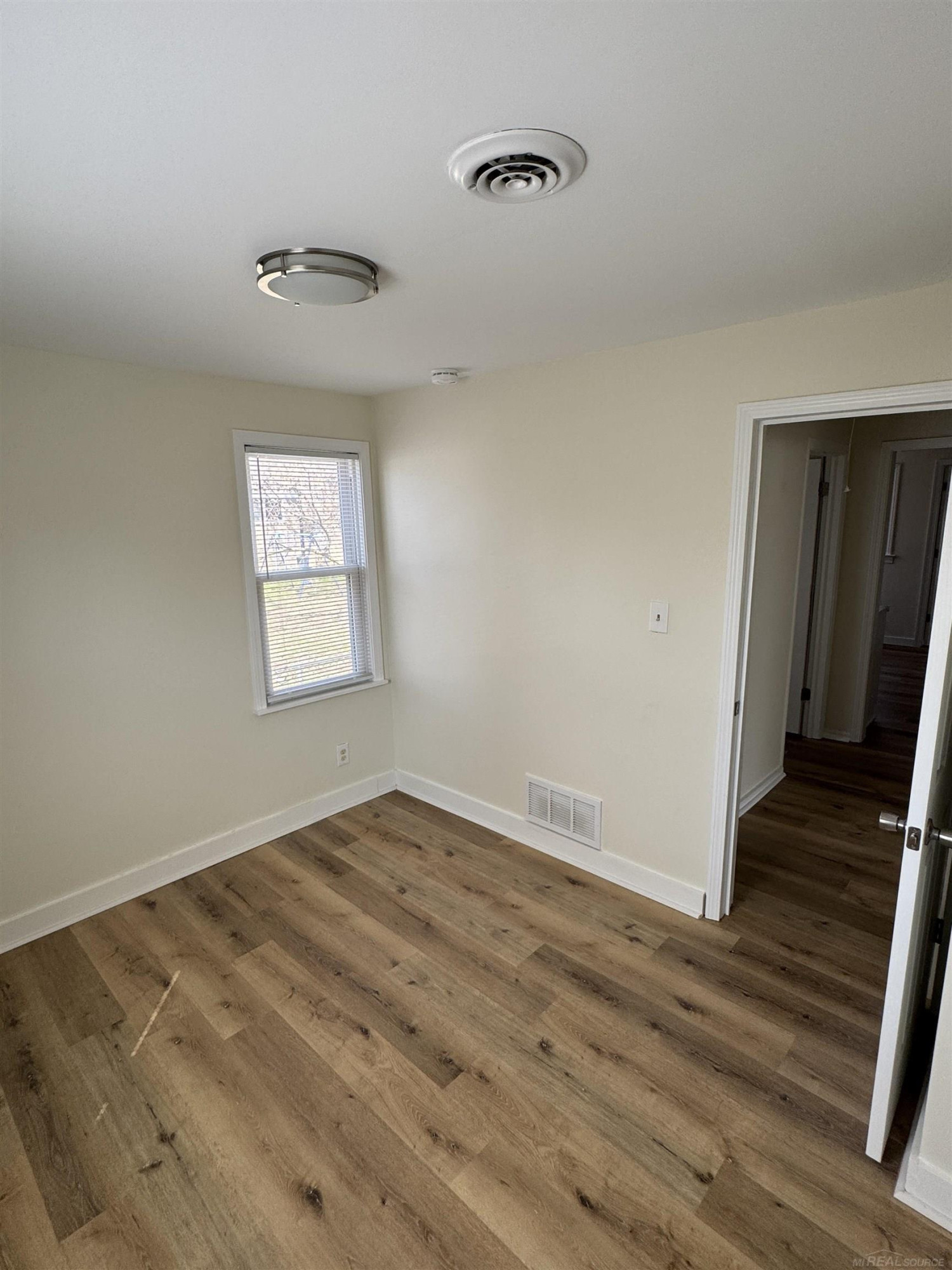 8275 Essex Avenue, Warren, MI 48089 — Photo 27