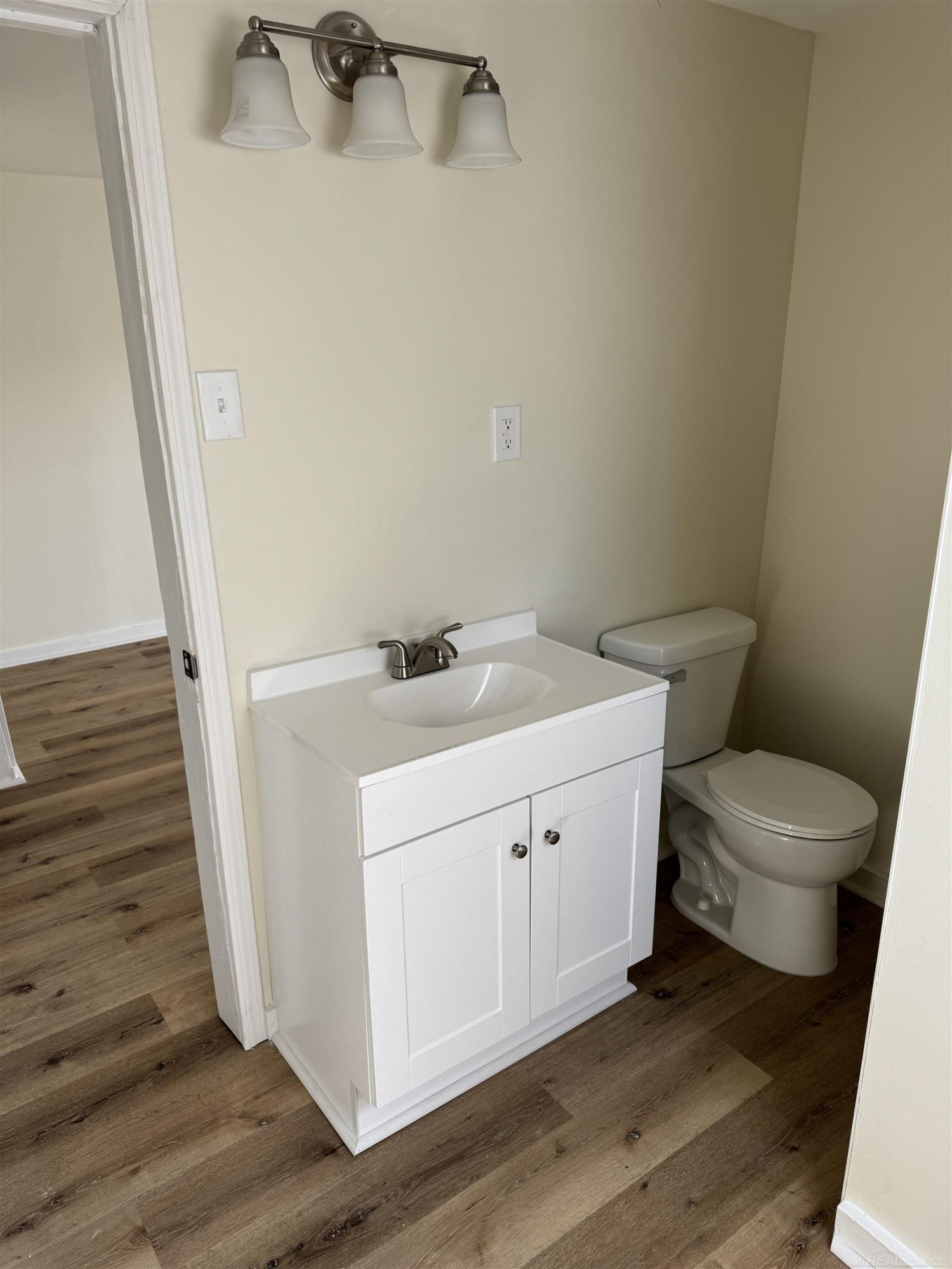 8275 Essex Avenue, Warren, MI 48089 — Photo 31