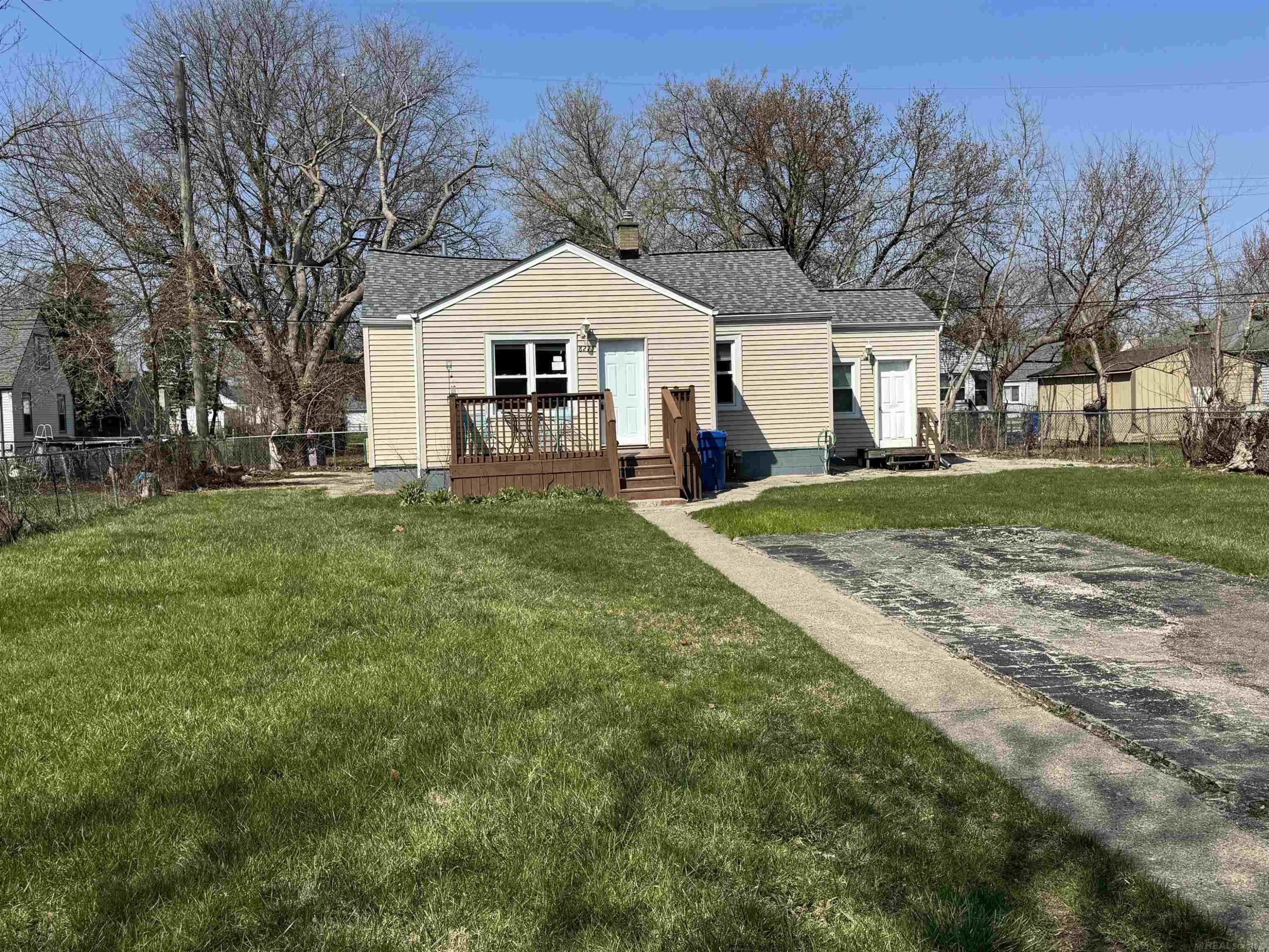 8275 Essex Avenue, Warren, MI 48089 — Photo 33