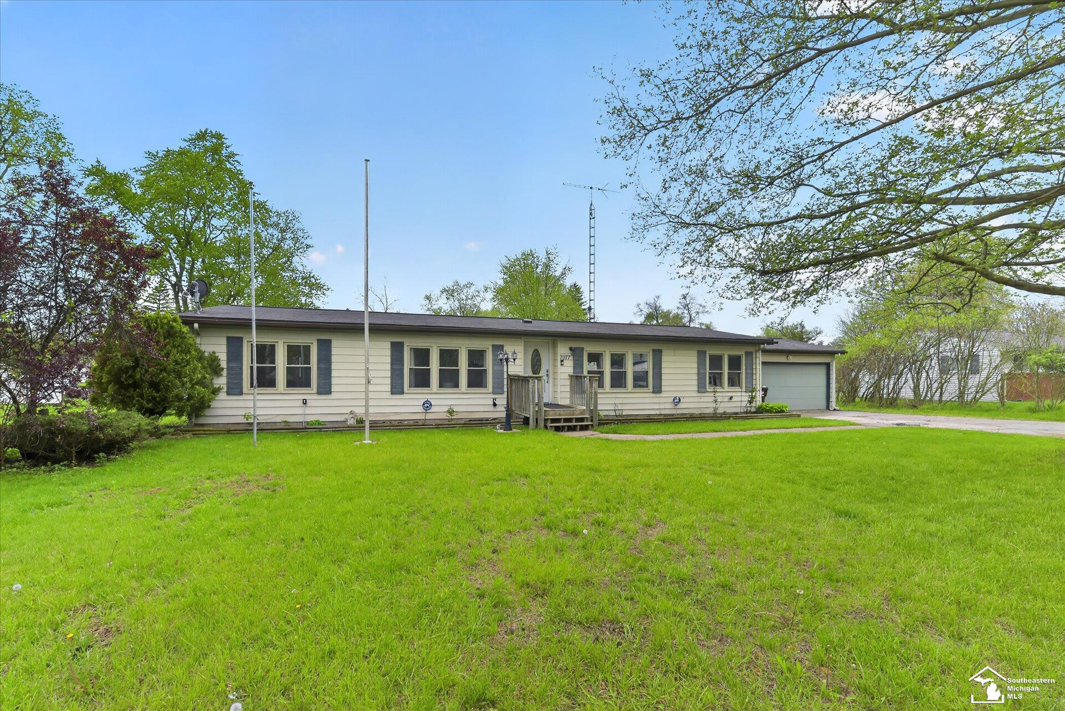 7077 Taylor Avenue, Temperance, MI 48182 — Photo 2