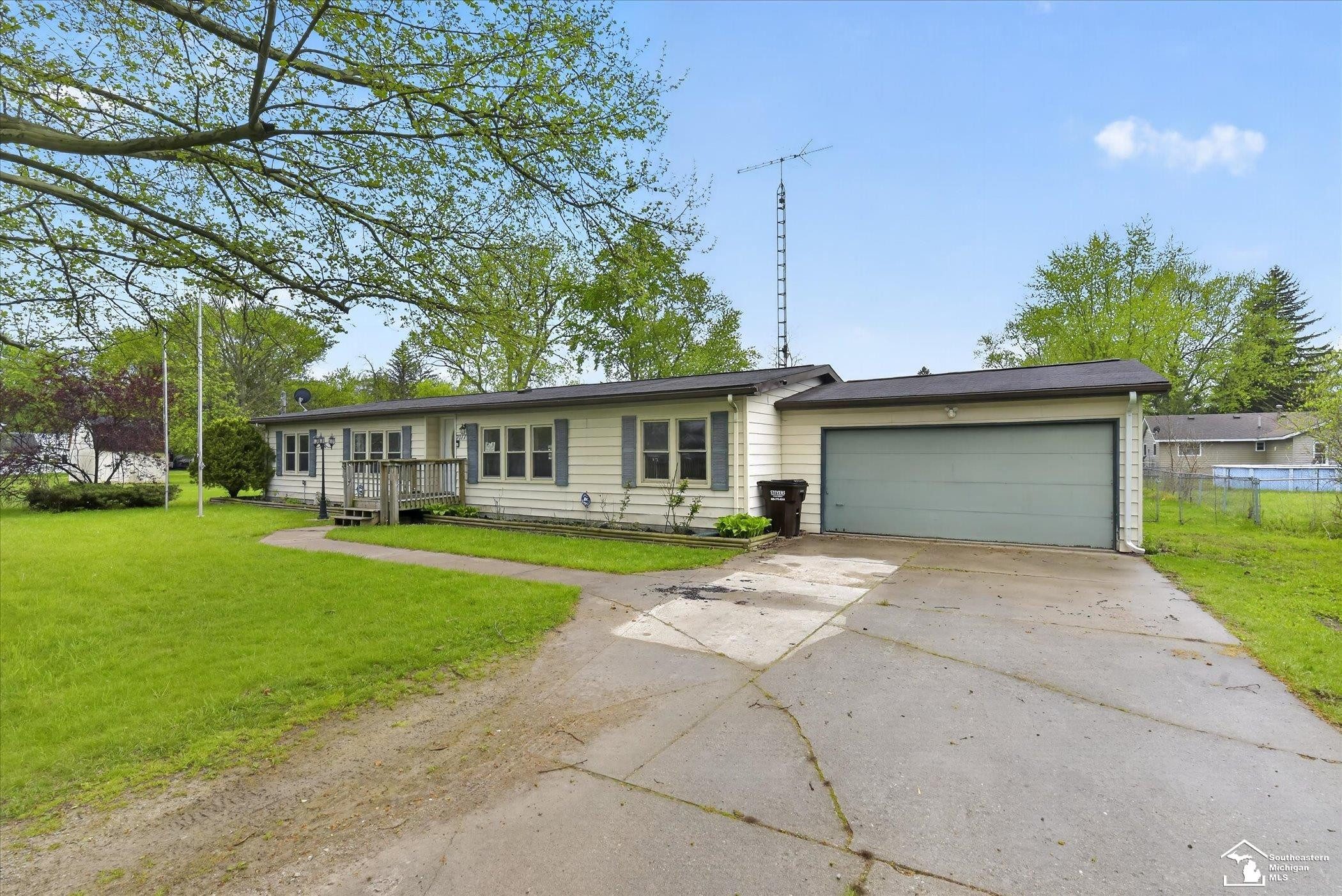 7077 Taylor Avenue, Temperance, MI 48182 — Photo 7