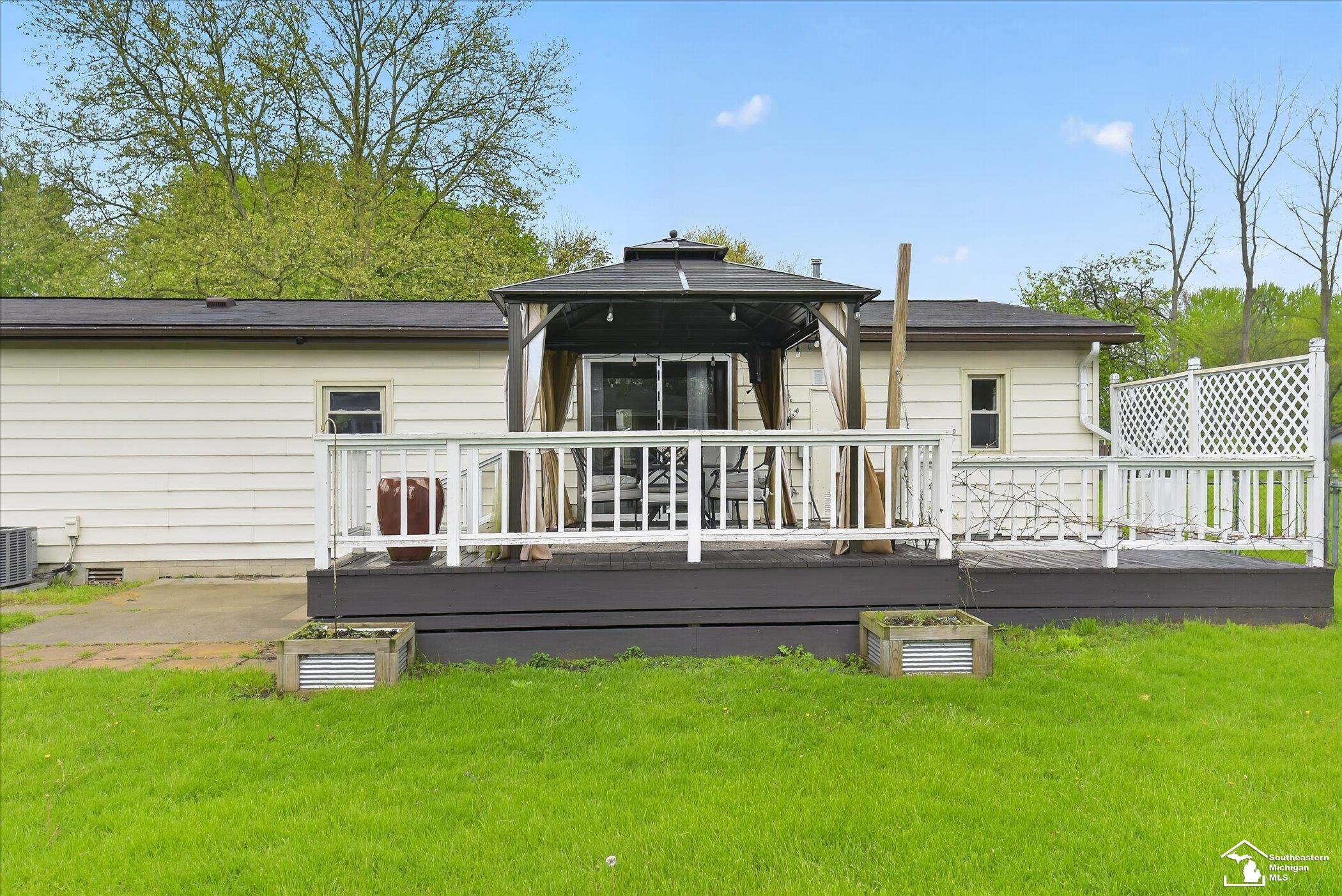 7077 Taylor Avenue, Temperance, MI 48182 — Photo 58