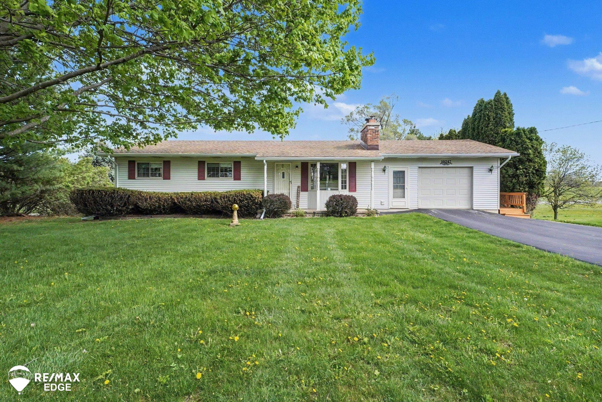10247 E Coldwater Road, Davison, MI 48423 — front exterior