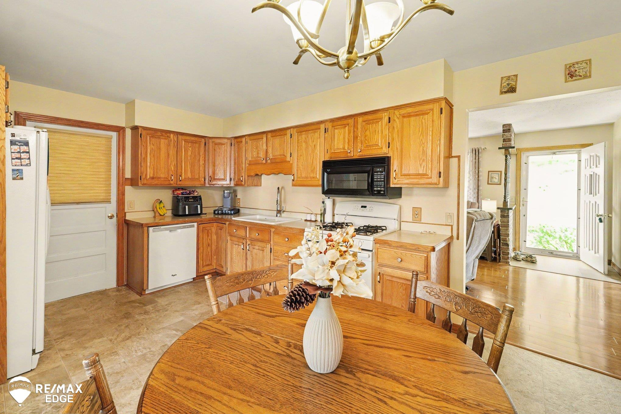 10247 E Coldwater Road, Davison, MI 48423 — Photo 6