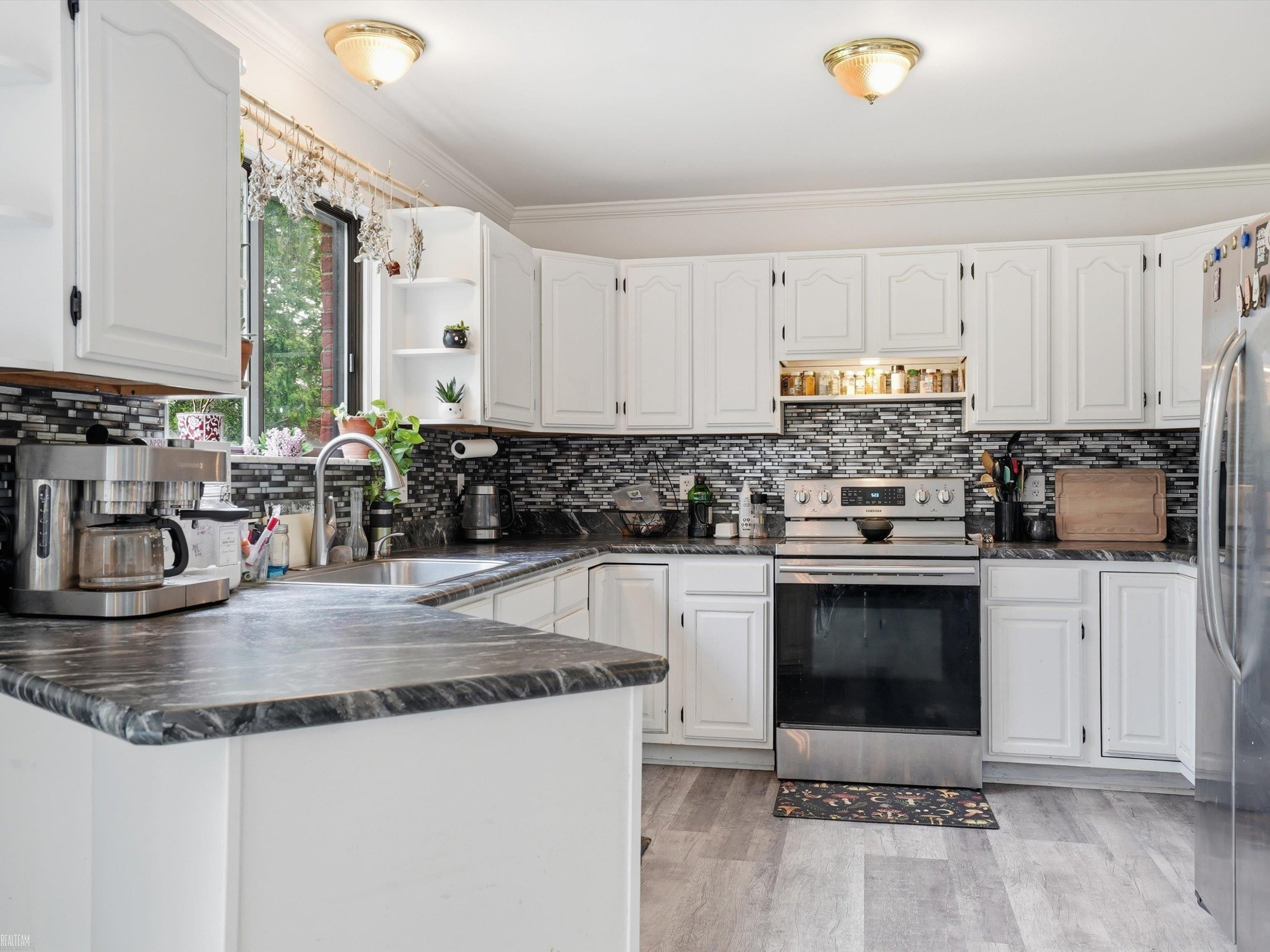 26180 Woodland Drive, Chesterfield, MI — Photo 5