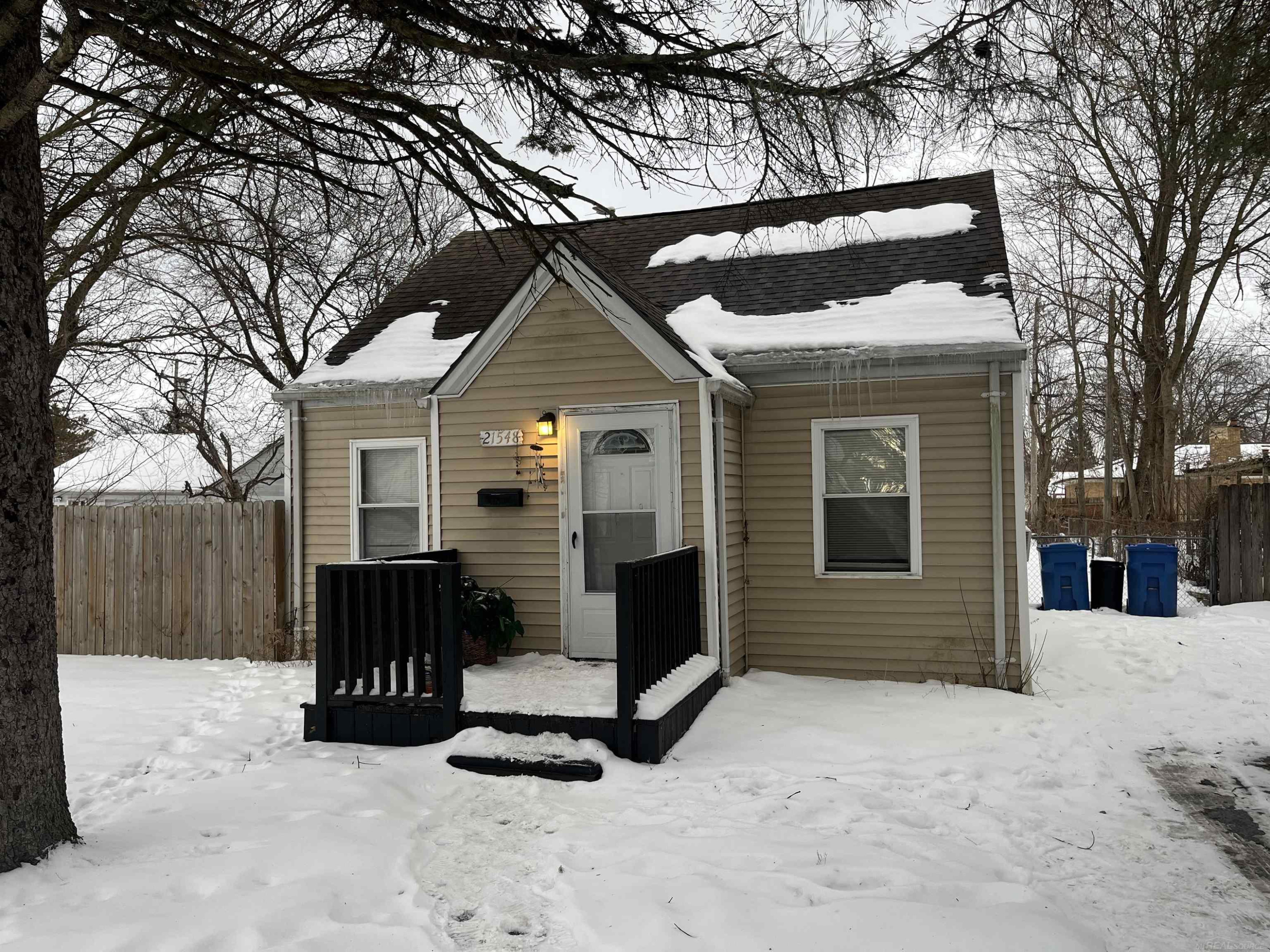 21548 Doepfer Road, Warren, MI 48091 — front exterior