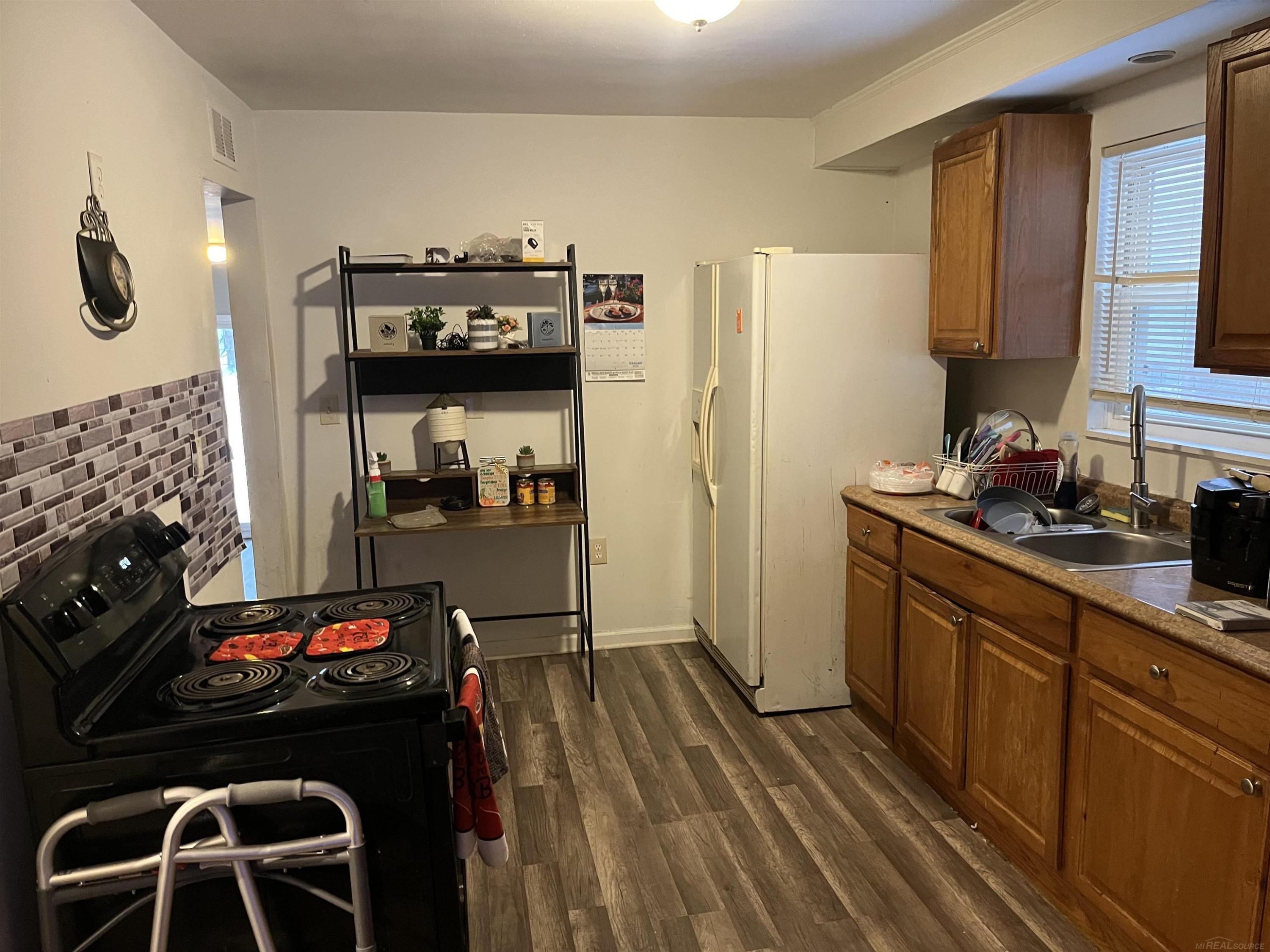 21548 Doepfer Road, Warren, MI 48091 — Photo 10