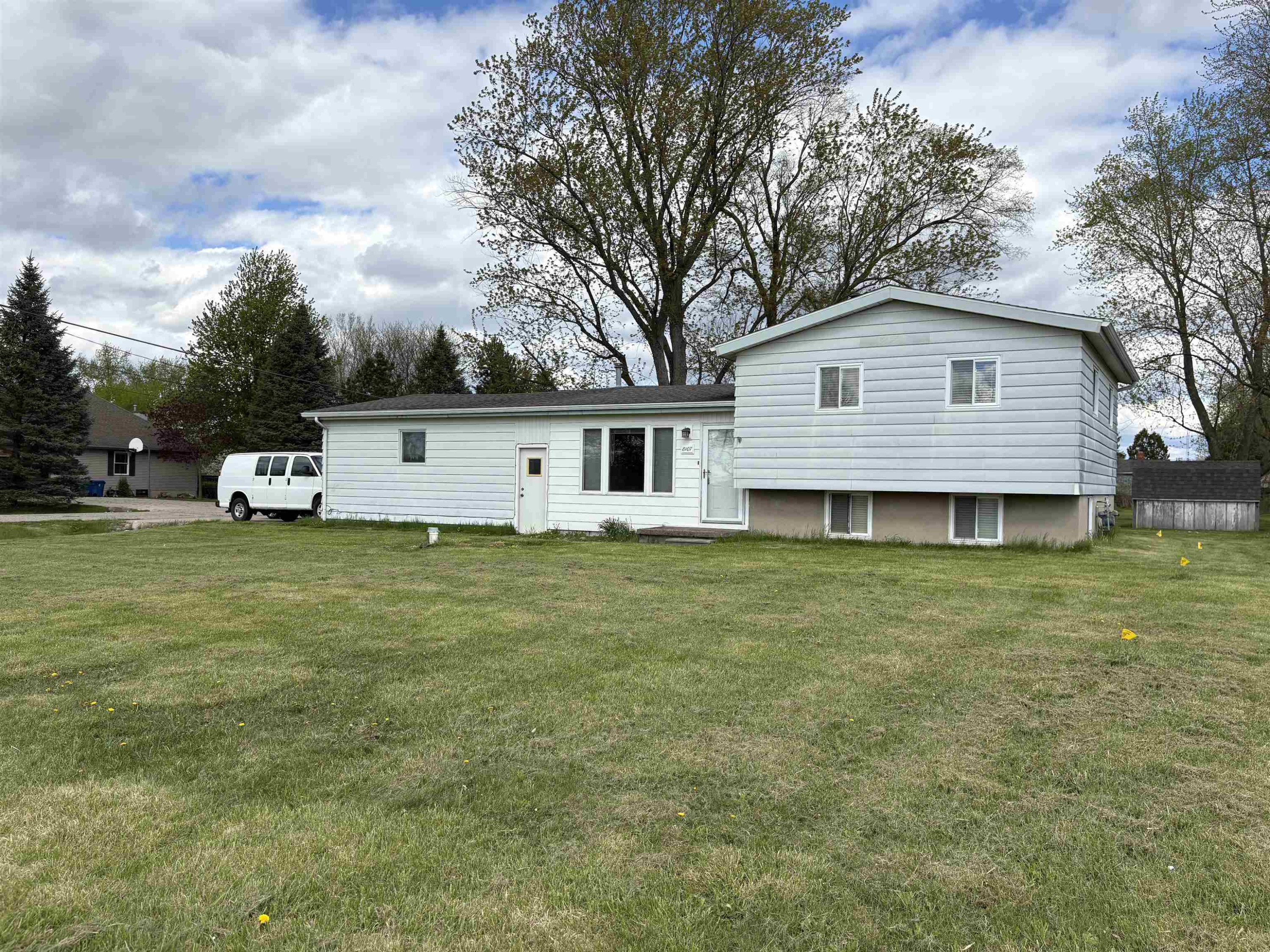 8107 Linden Road, Swartz Creek, MI 48473 — front exterior