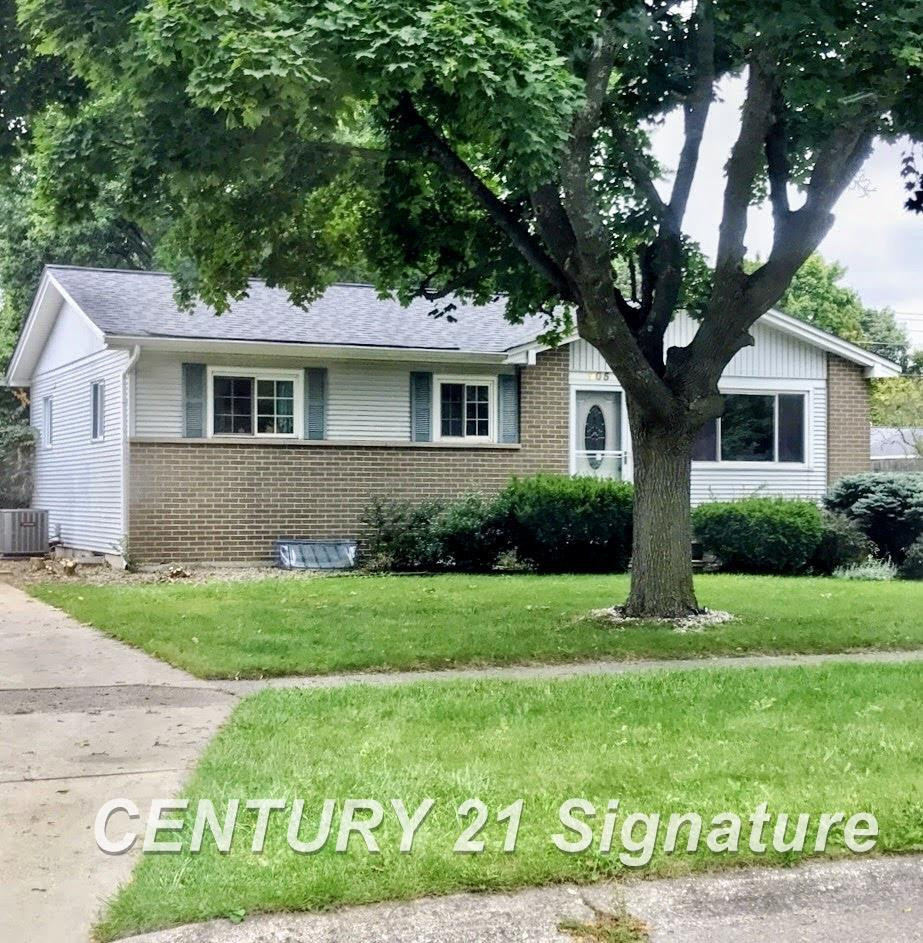 905 Fleetwood Drive, Saginaw, MI 48604 — front exterior
