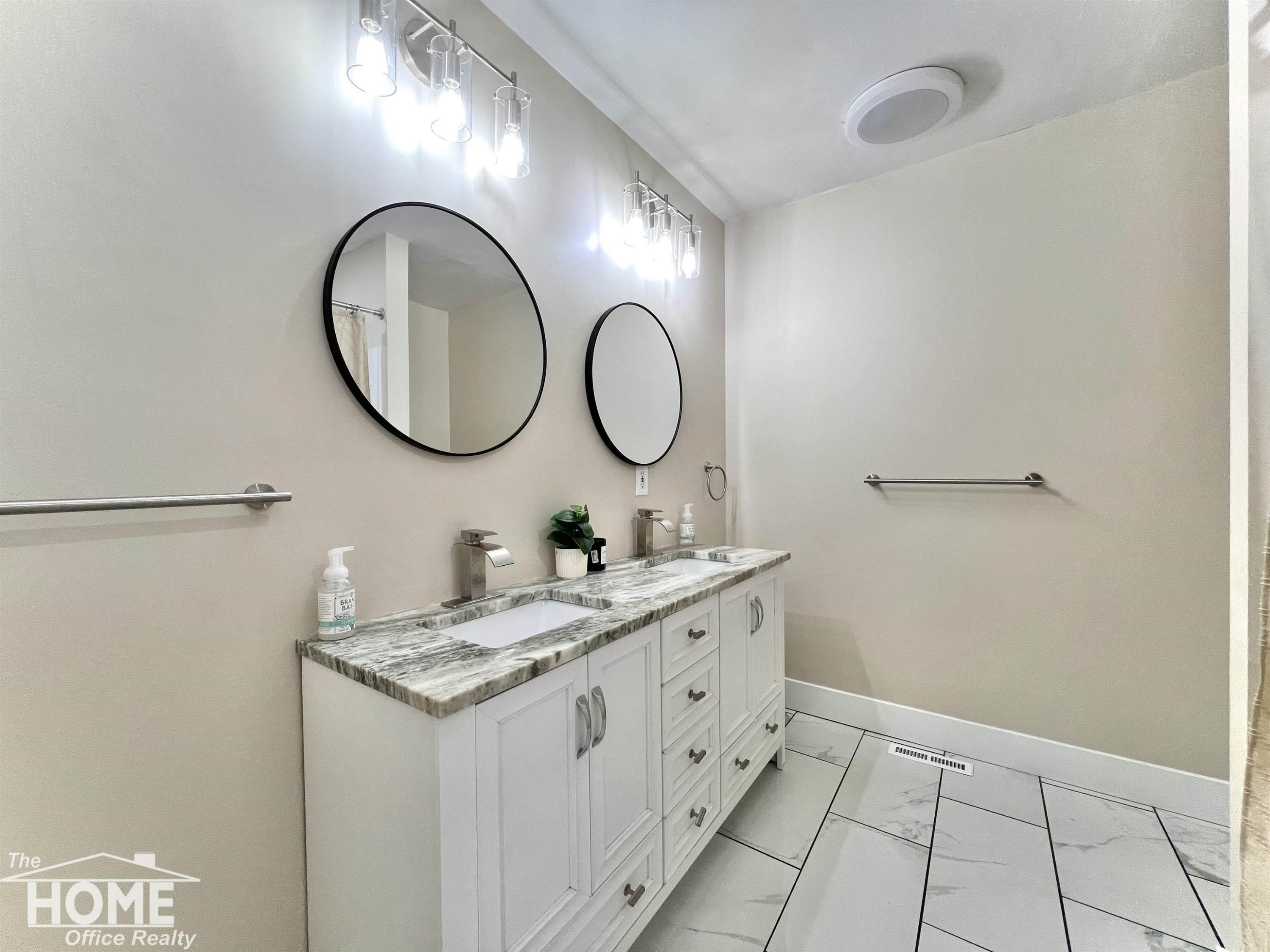 4938 Ottawa Court, Owosso, MI 48867 — Photo 30