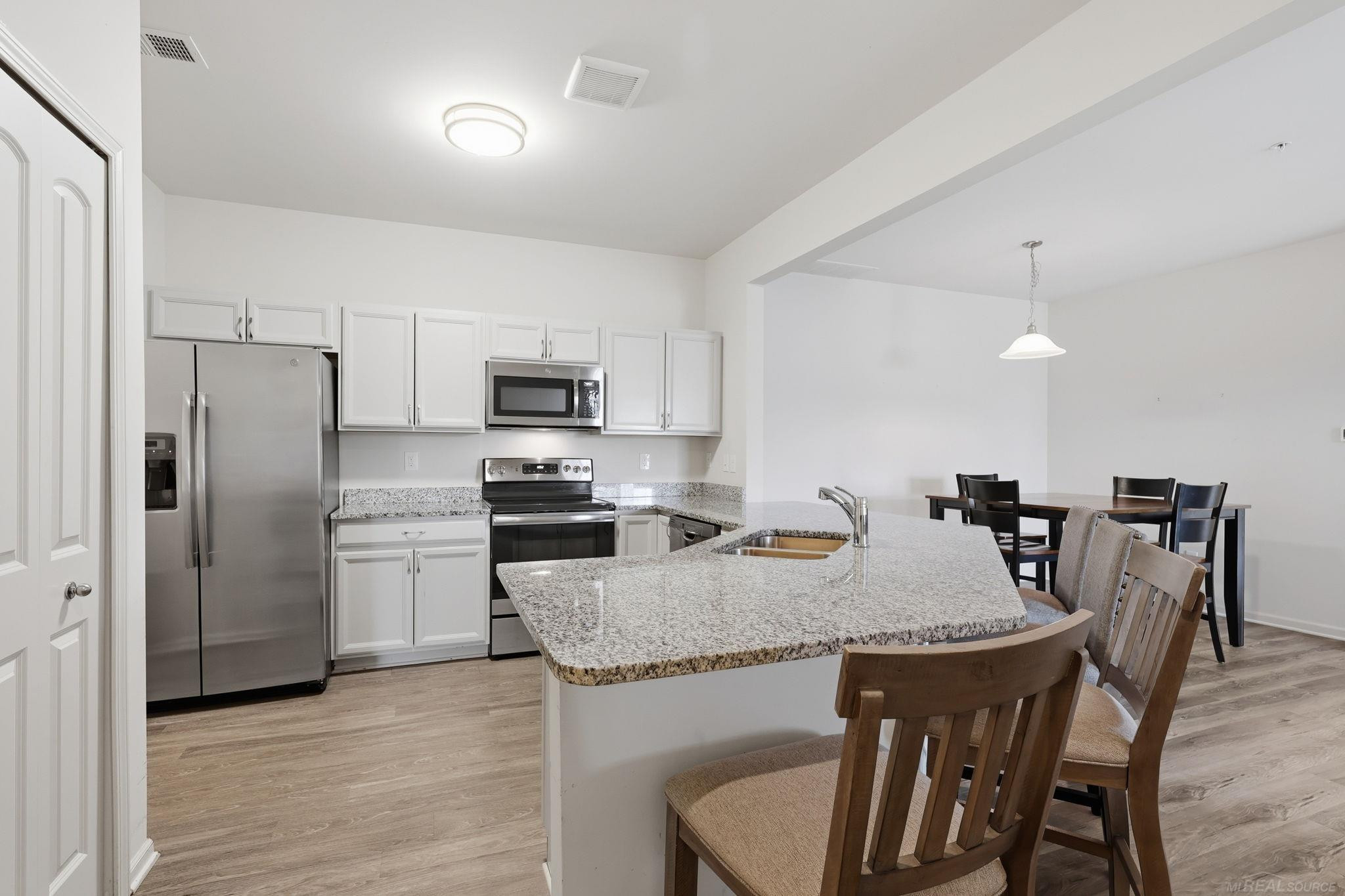 21876 Aberdeen Drive, MI 48402 — Photo 9