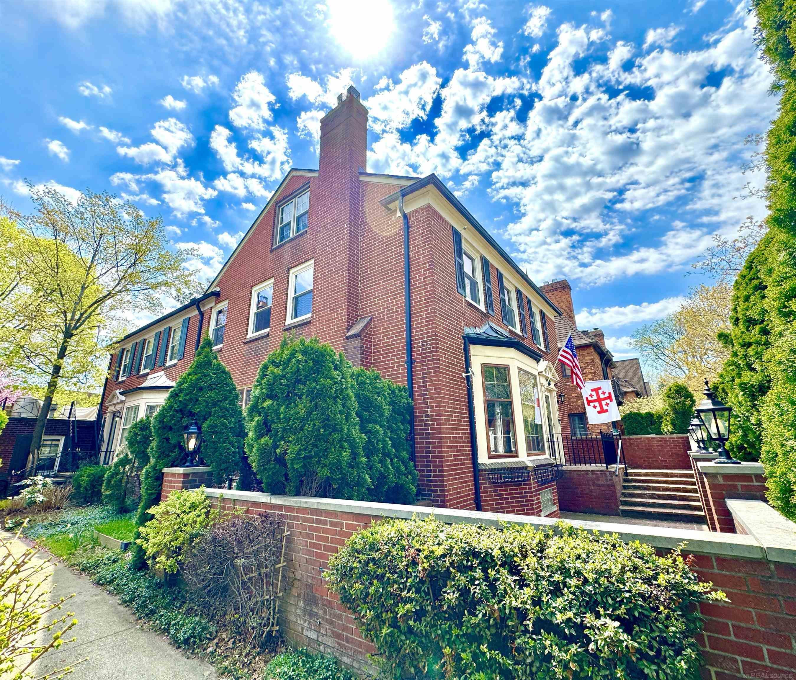 50 Cranford Lane, Grosse Pointe, MI 48230