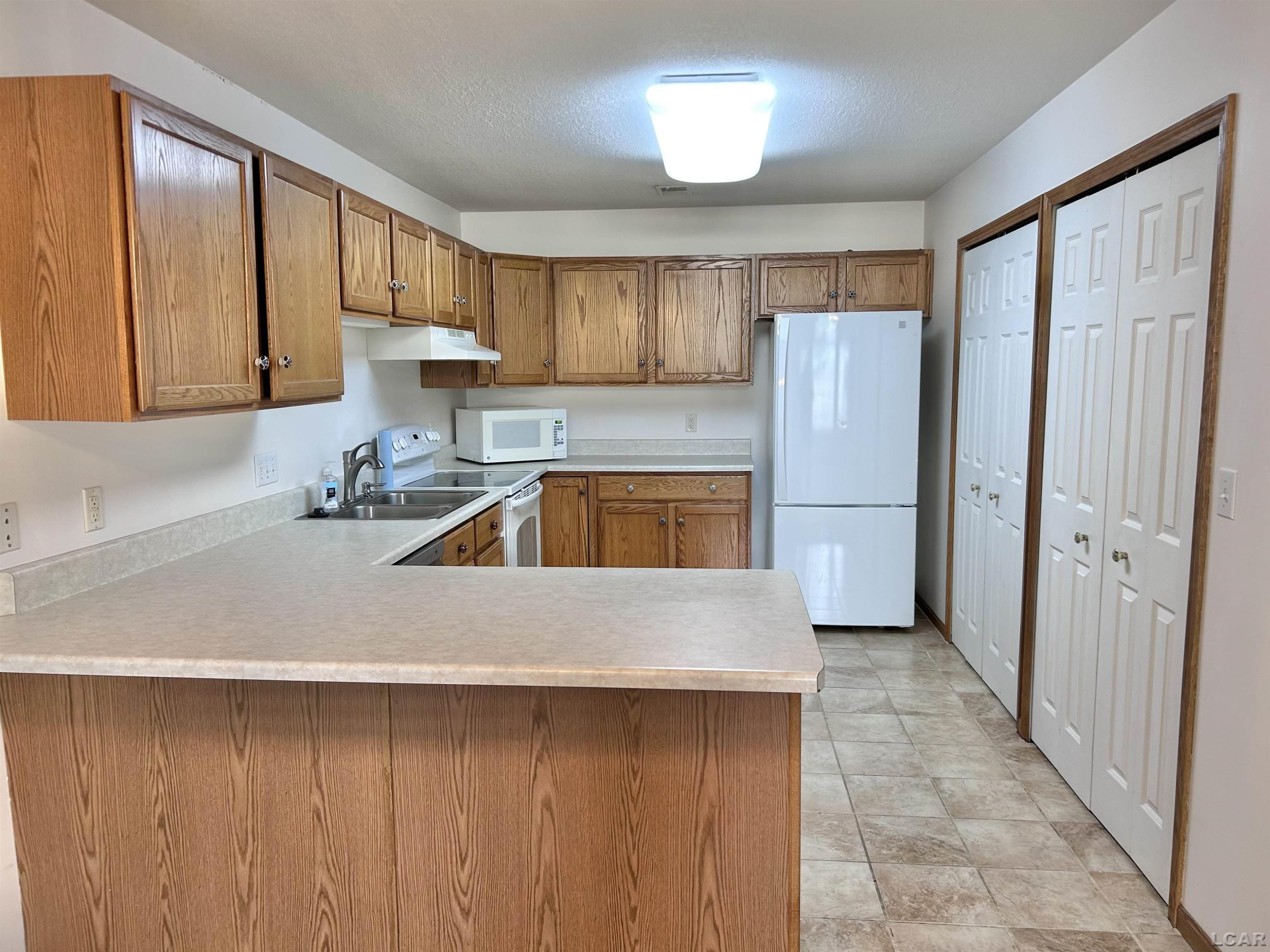 104 Lakewood Drive, Adrian, MI 49221 — Photo 7