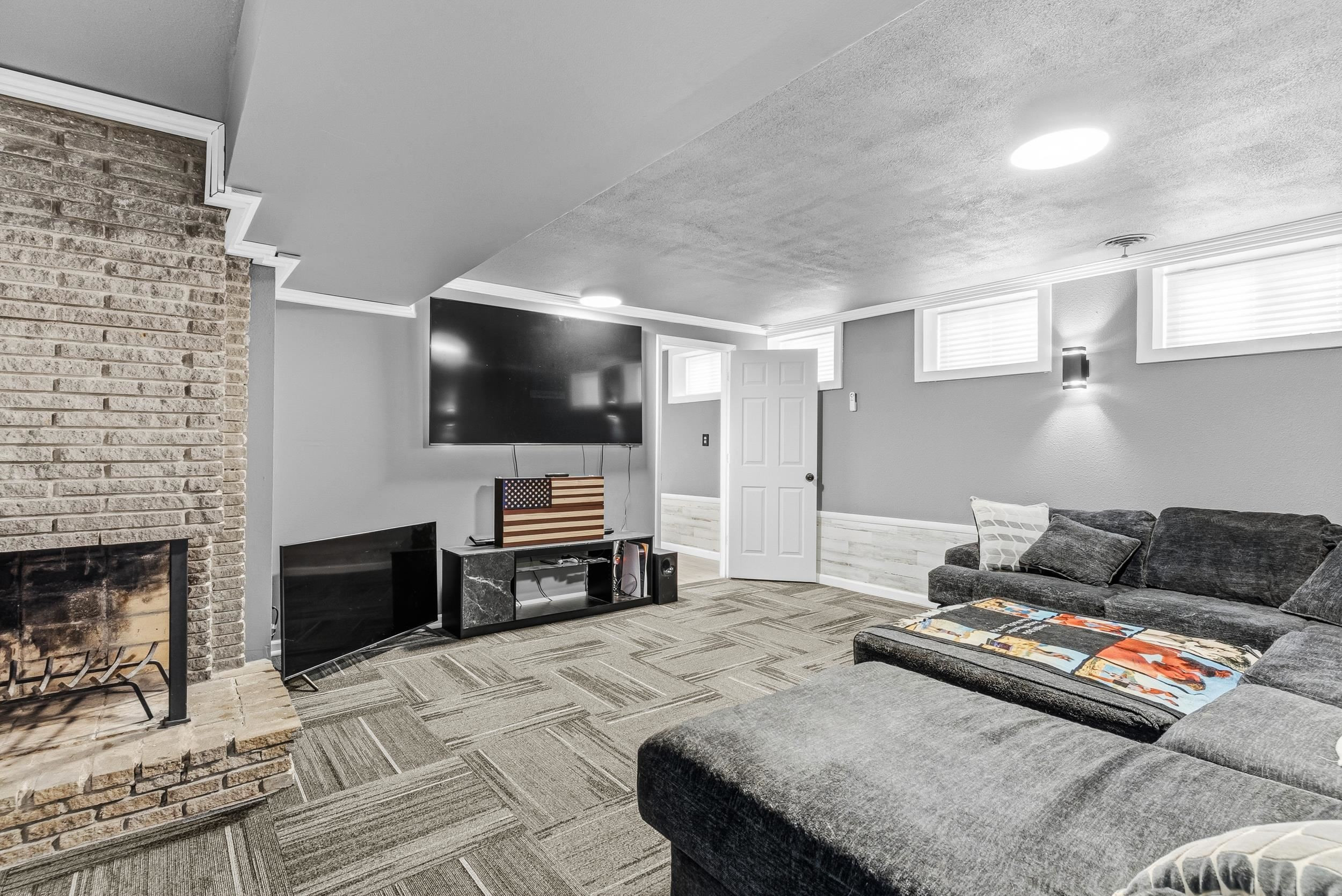 2125 Thistlewood Drive, Burton, MI 48509 — Photo 30