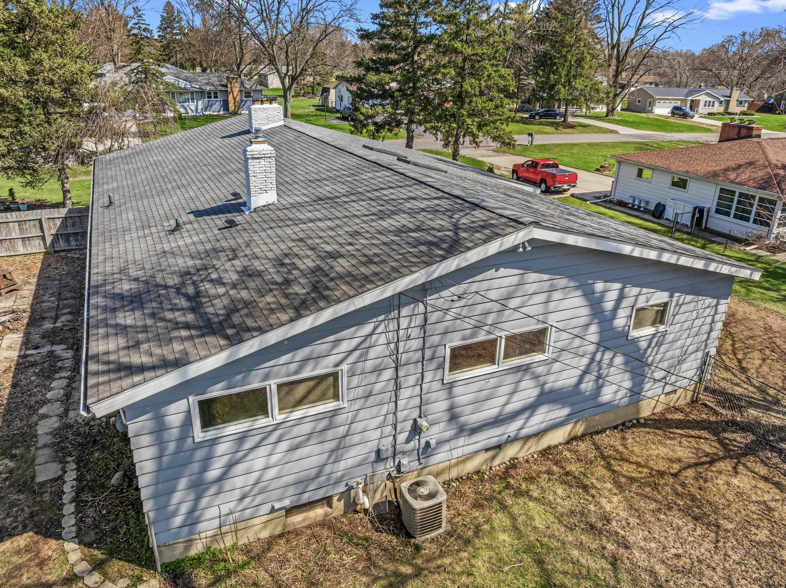 2125 Thistlewood Drive, Burton, MI 48509 — Photo 35