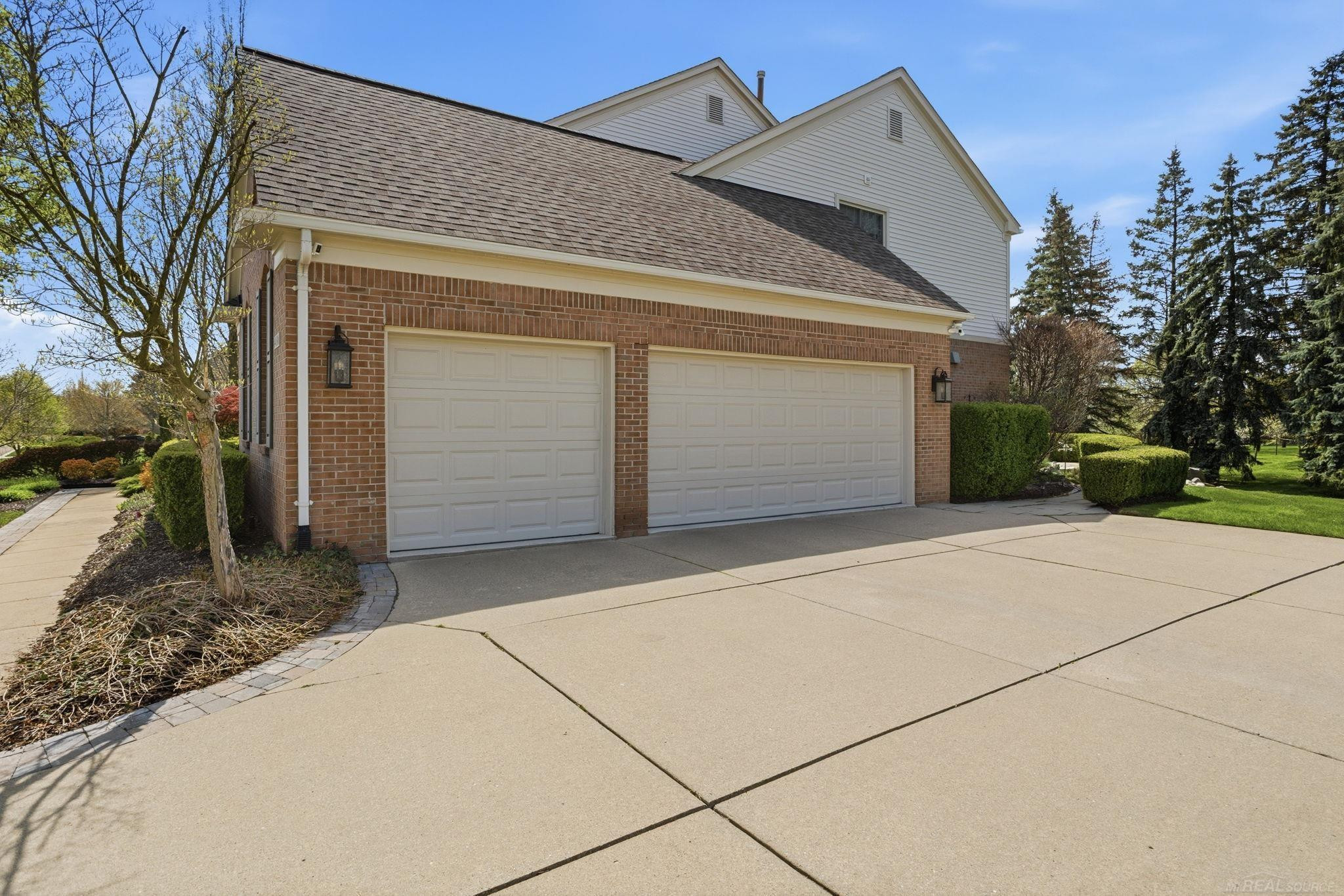 4030 Holly Lane, MI 48306 — Photo 5