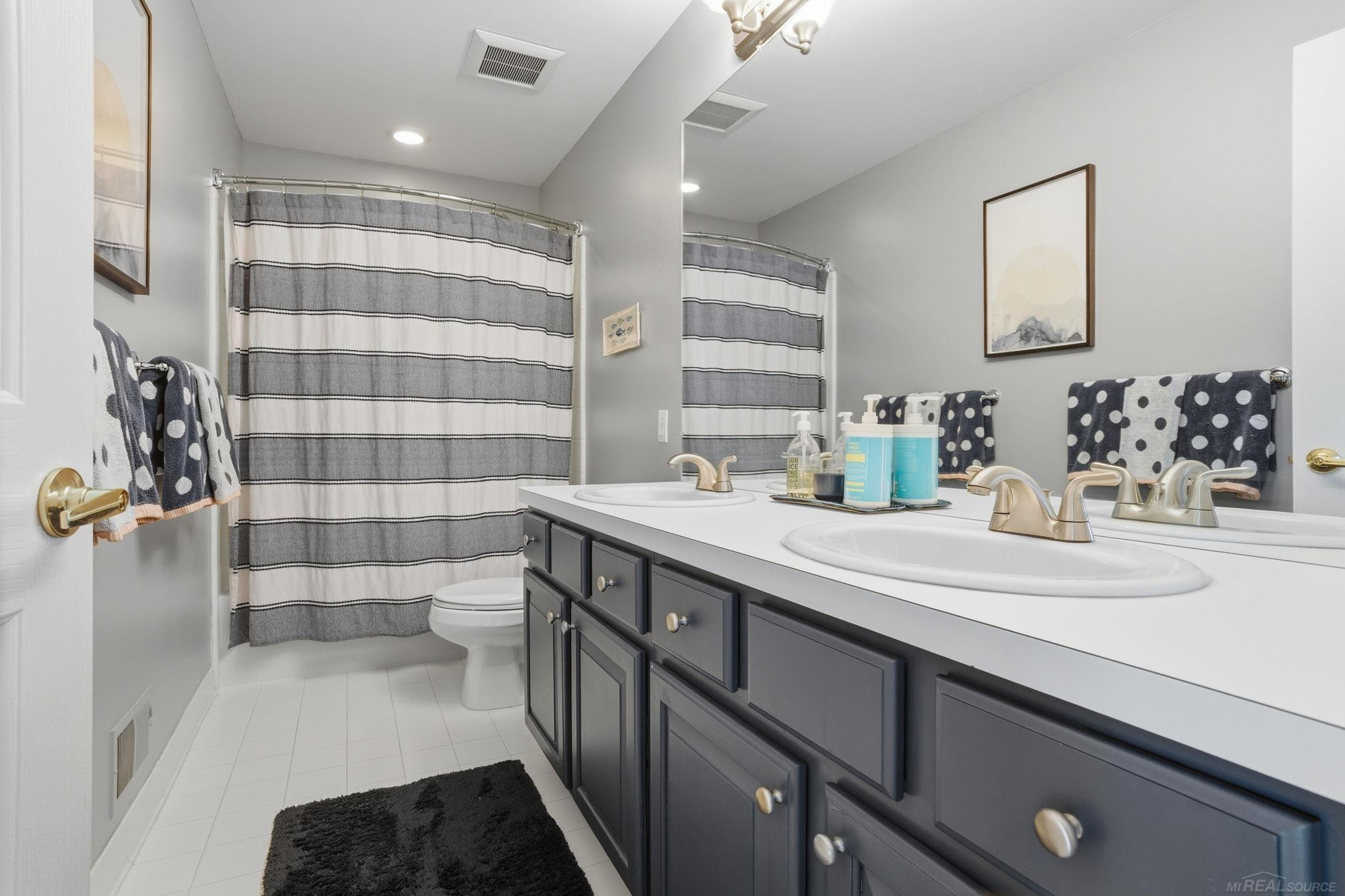 4030 Holly Lane, MI 48306 — Photo 22
