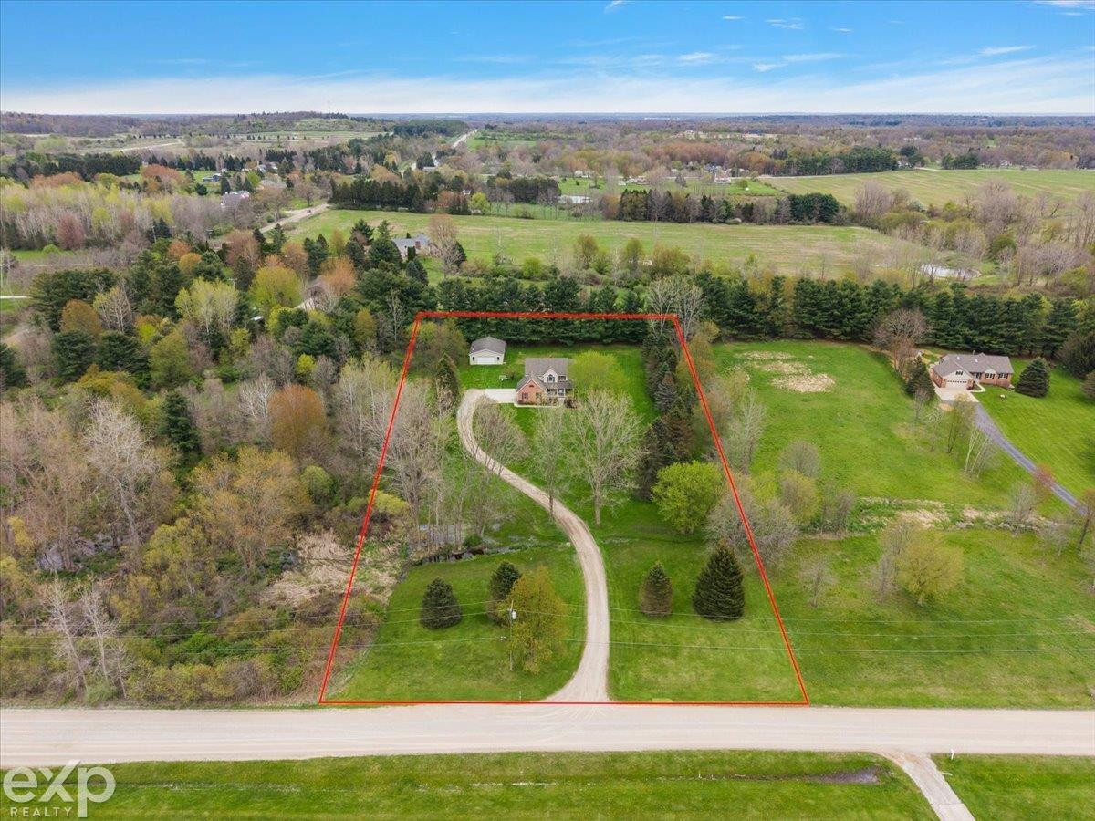 1958 Deer Run Lane, Leonard, MI 48367 — Photo 23