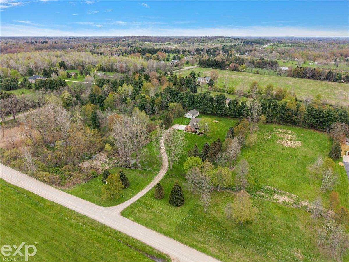 1958 Deer Run Lane, Leonard, MI 48367 — Photo 24