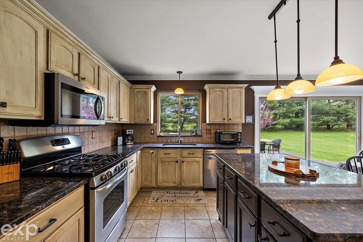 1958 Deer Run Lane, Leonard, MI 48367 — Photo 45