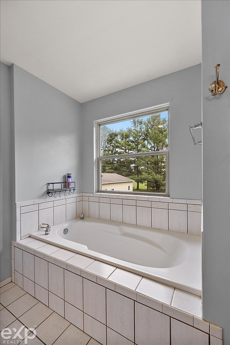 1958 Deer Run Lane, Leonard, MI 48367 — Photo 58
