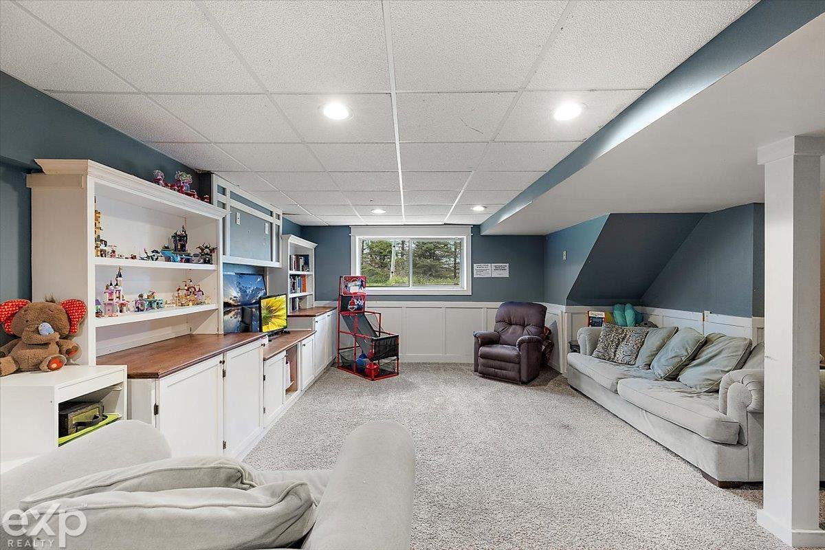 1958 Deer Run Lane, Leonard, MI 48367 — Photo 76