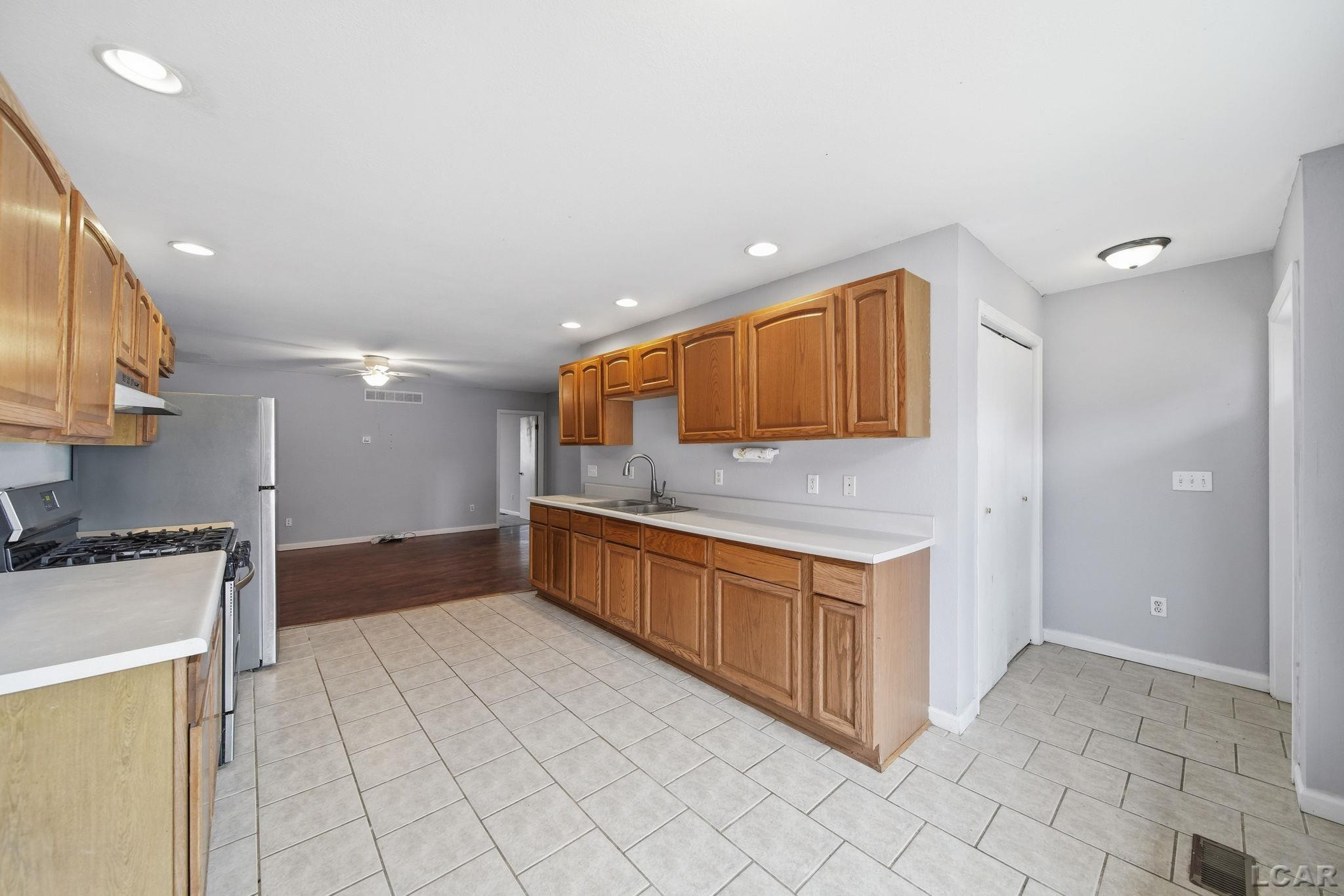 106 N Talbot Street, Addison, MI 49220 — Photo 6