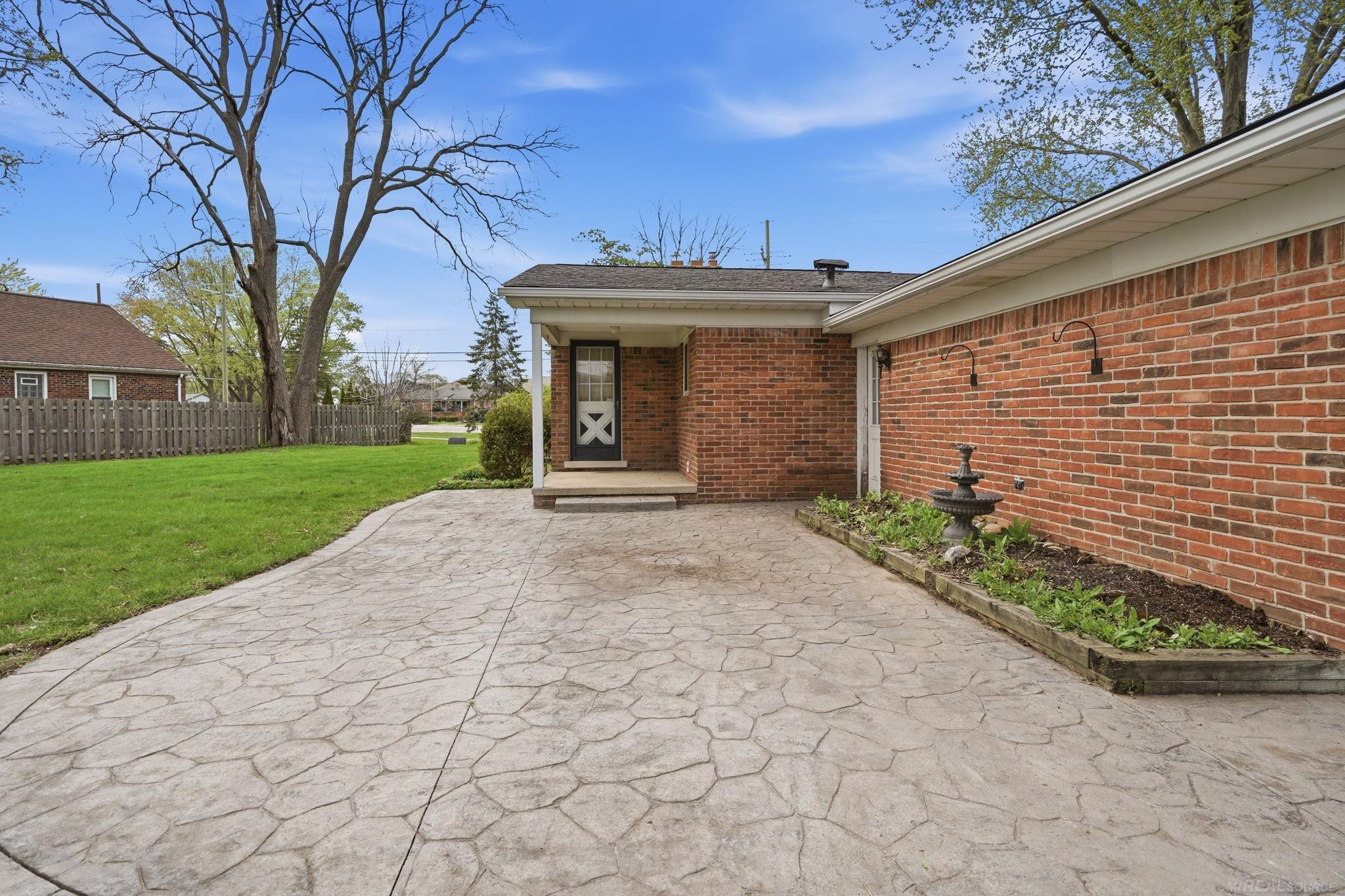 54895 Starlite Drive, Shelby Twp, MI 48316 — Photo 23
